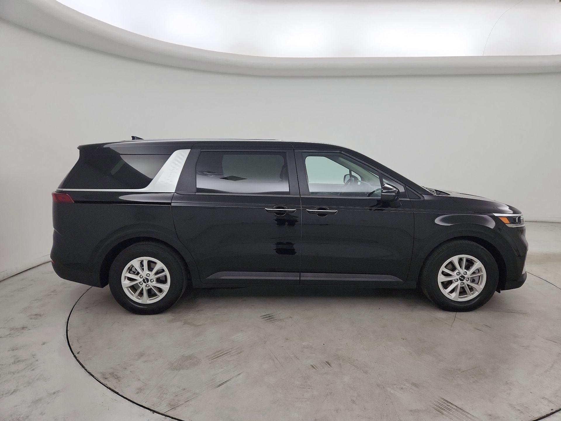 Thumbnail: 2024 Kia Carnival - 4