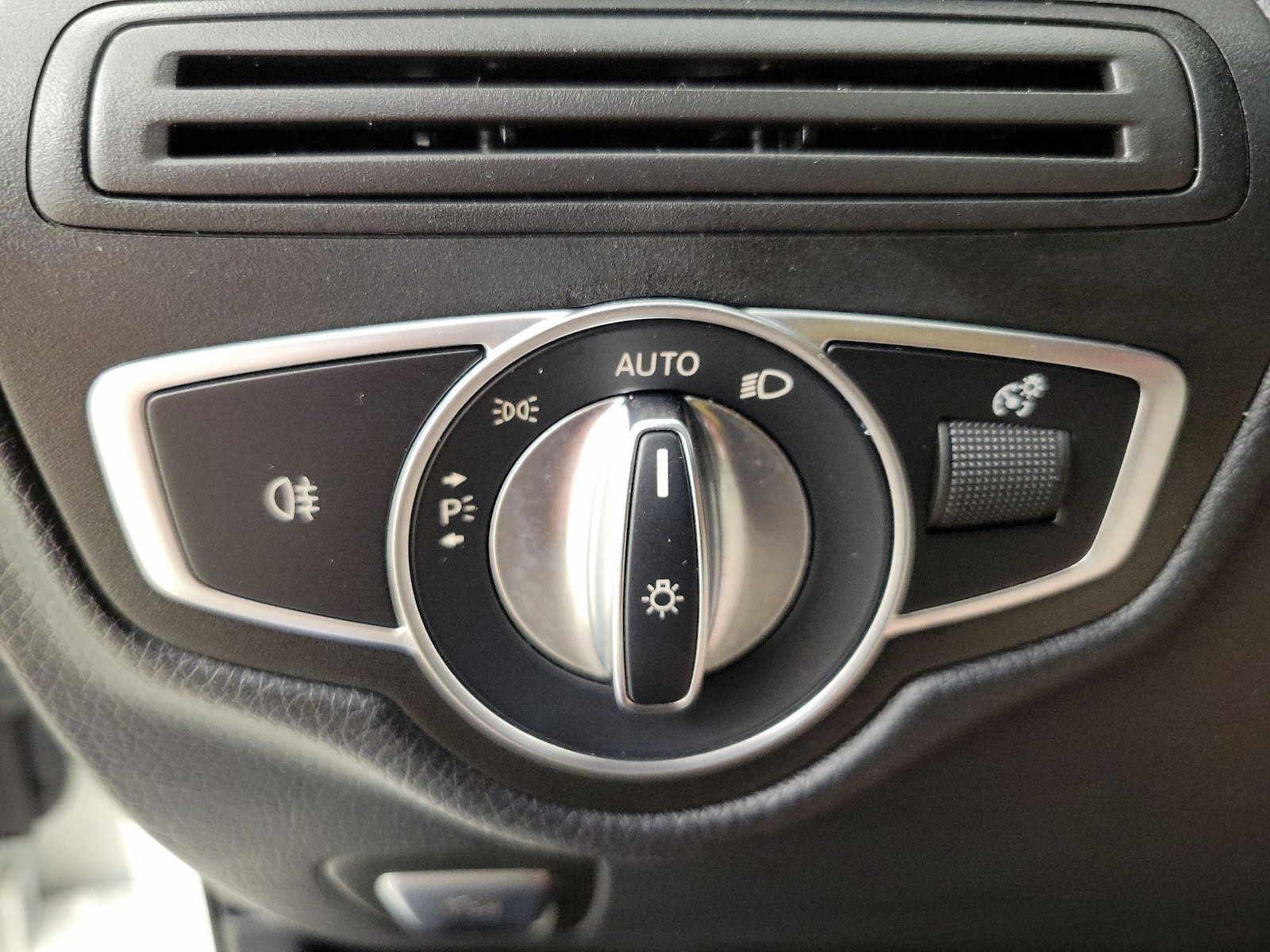 2021 Mercedes-Benz GLC Coupe GLC300 - Photo 14