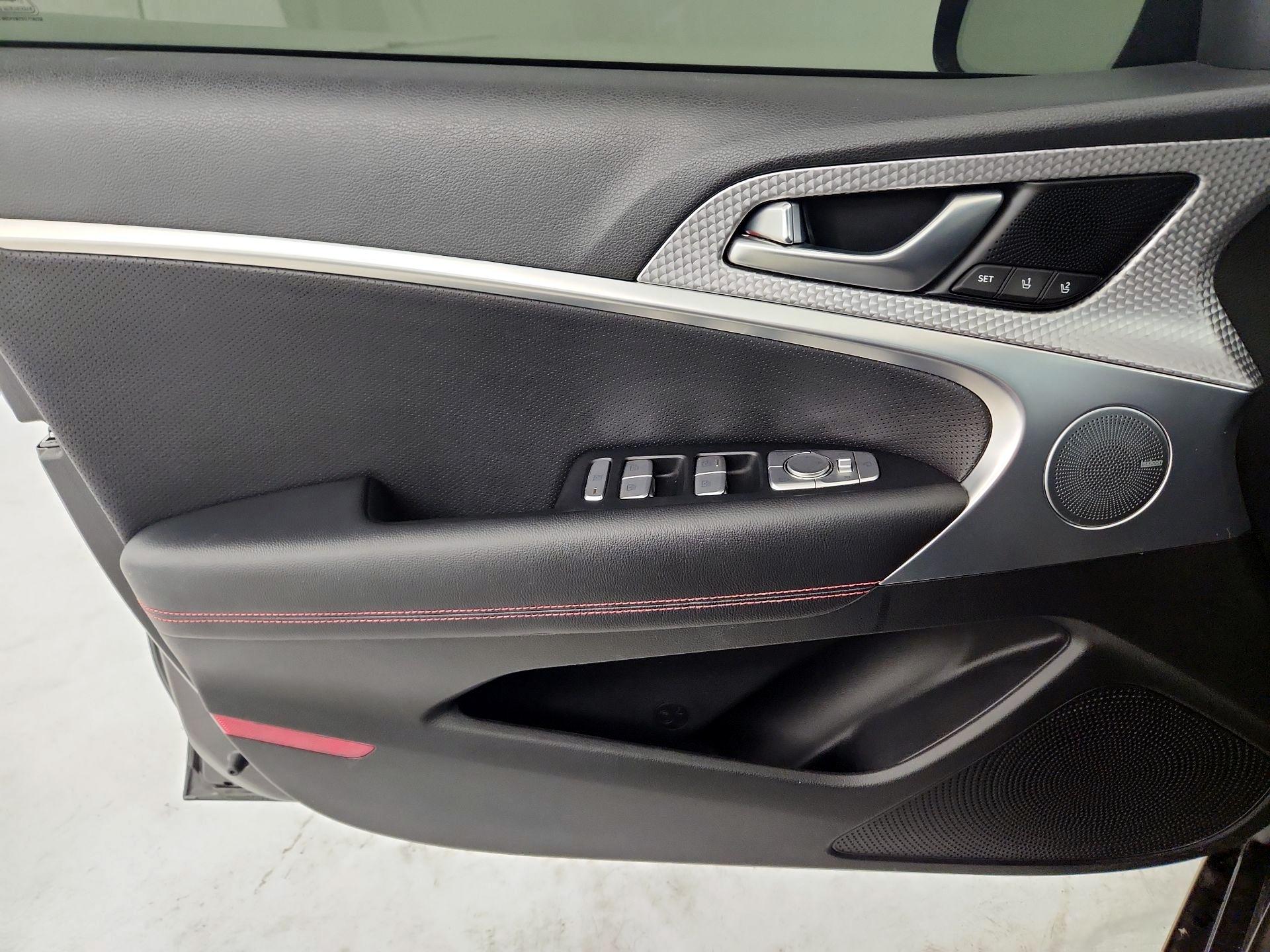 Thumbnail: 2023 Genesis G70 - 10