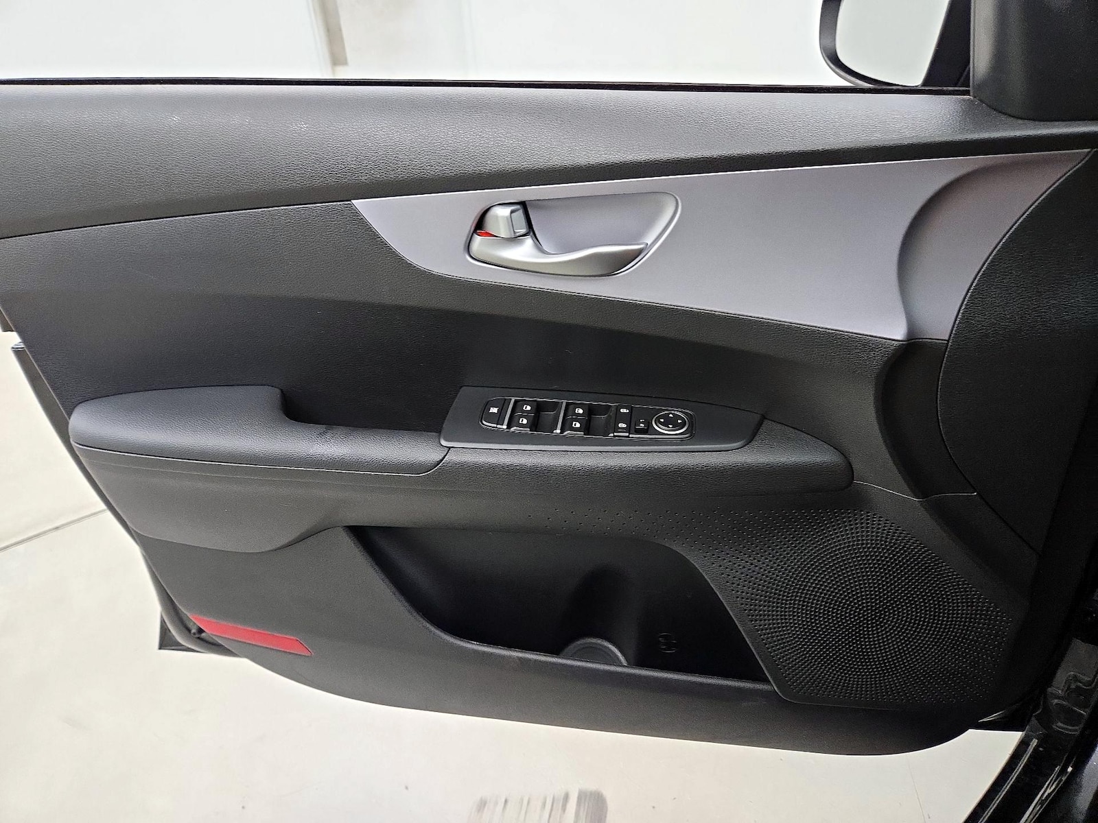 2024 Kia Forte LX - Photo 13