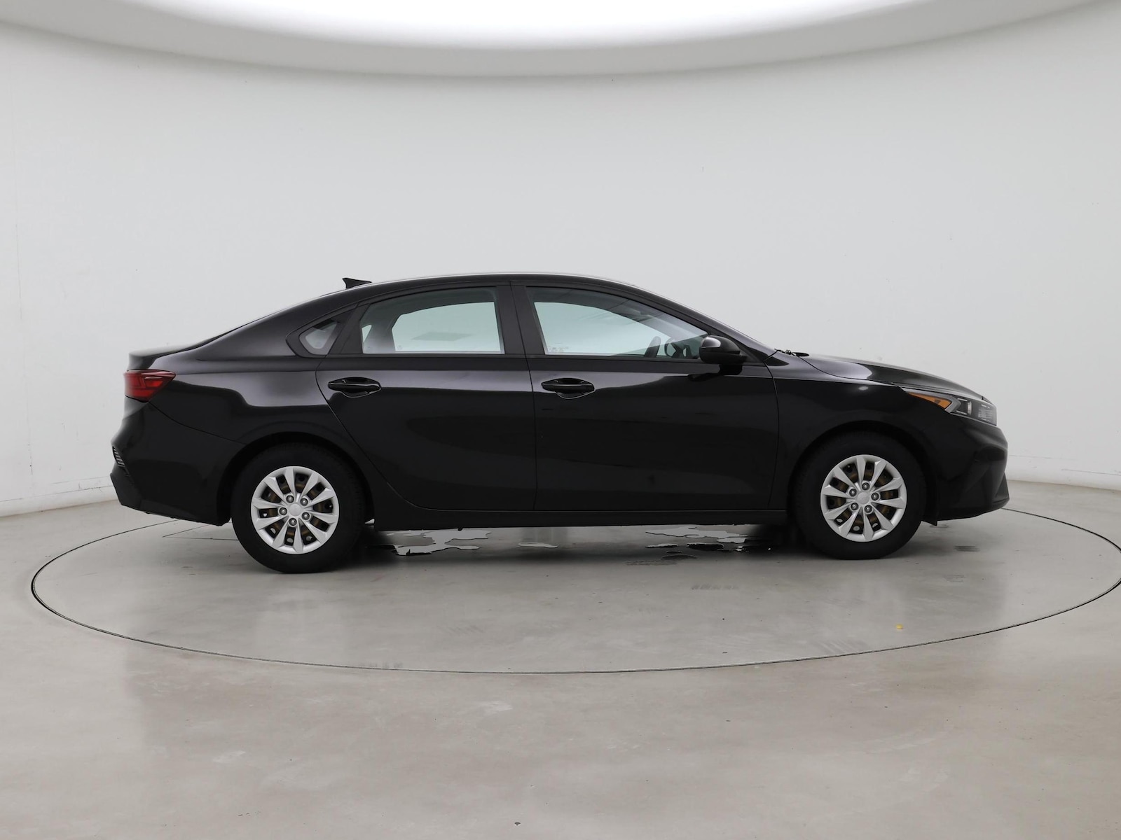 2024 Kia Forte LX - Photo 8