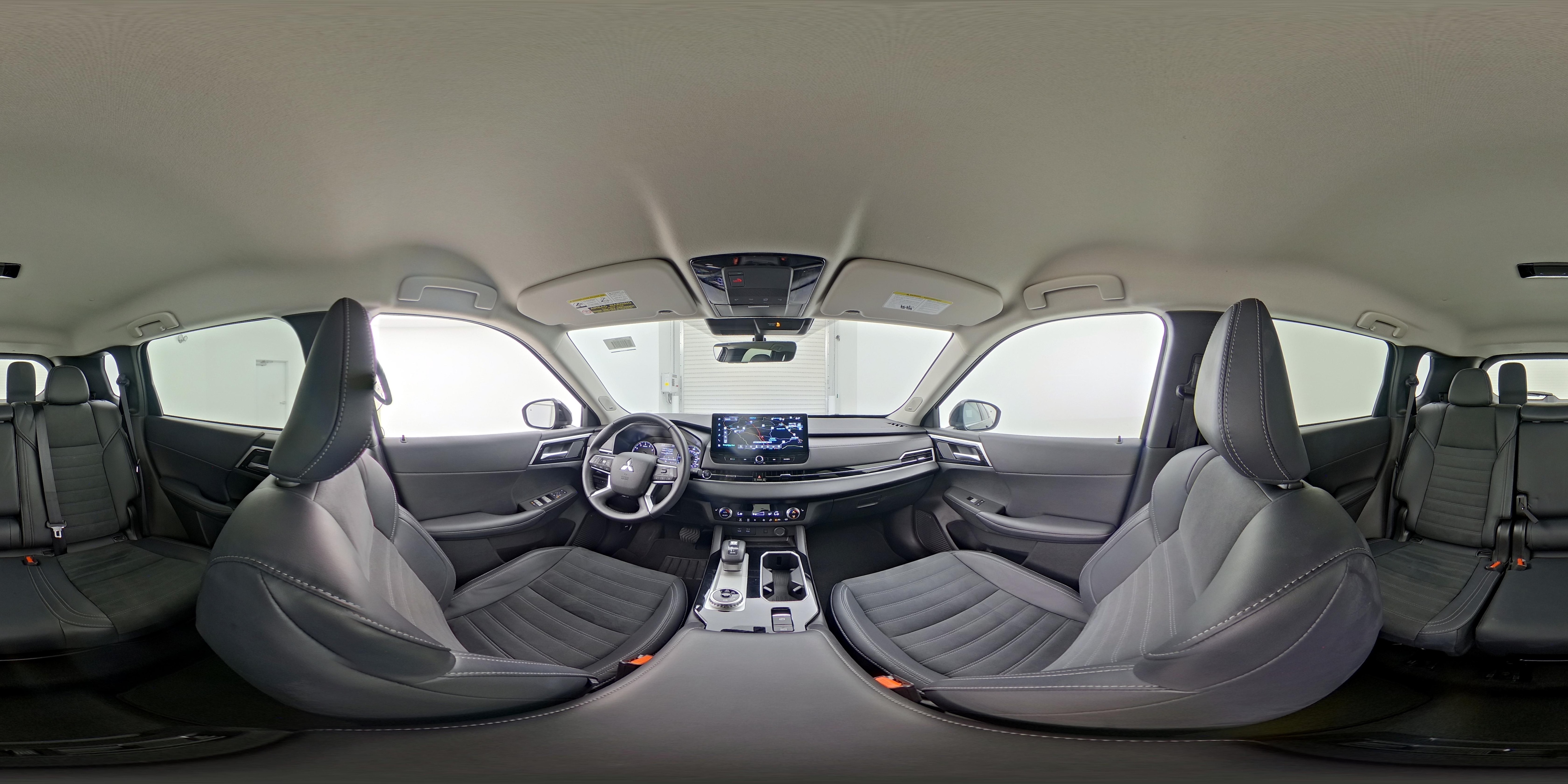 2025 Mitsubishi Outlander SE - Photo 28