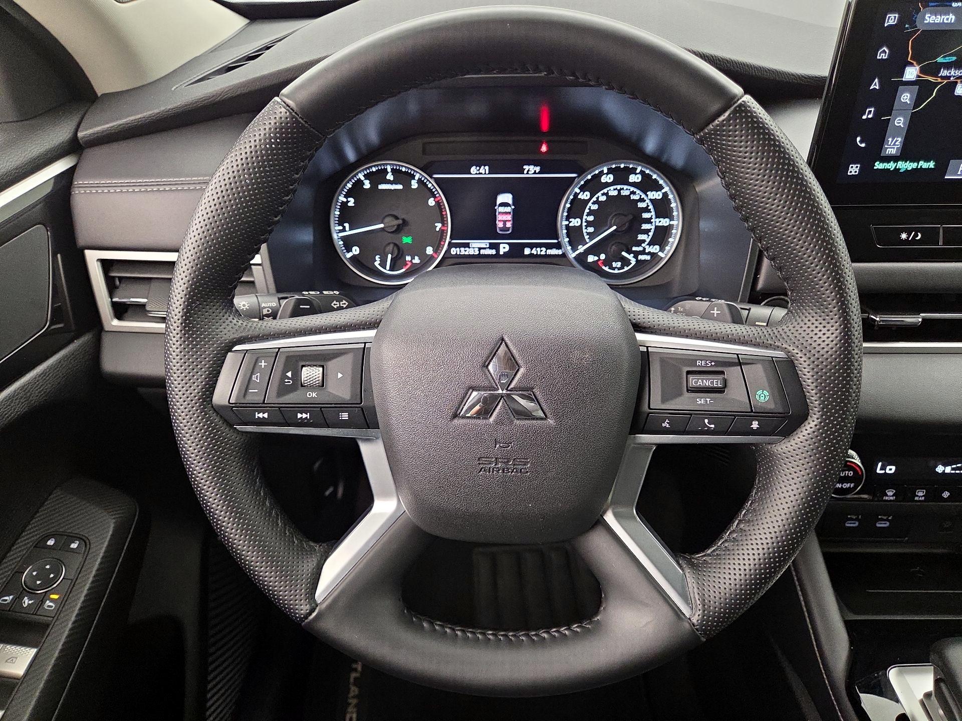 Thumbnail: 2025 Mitsubishi Outlander - 10
