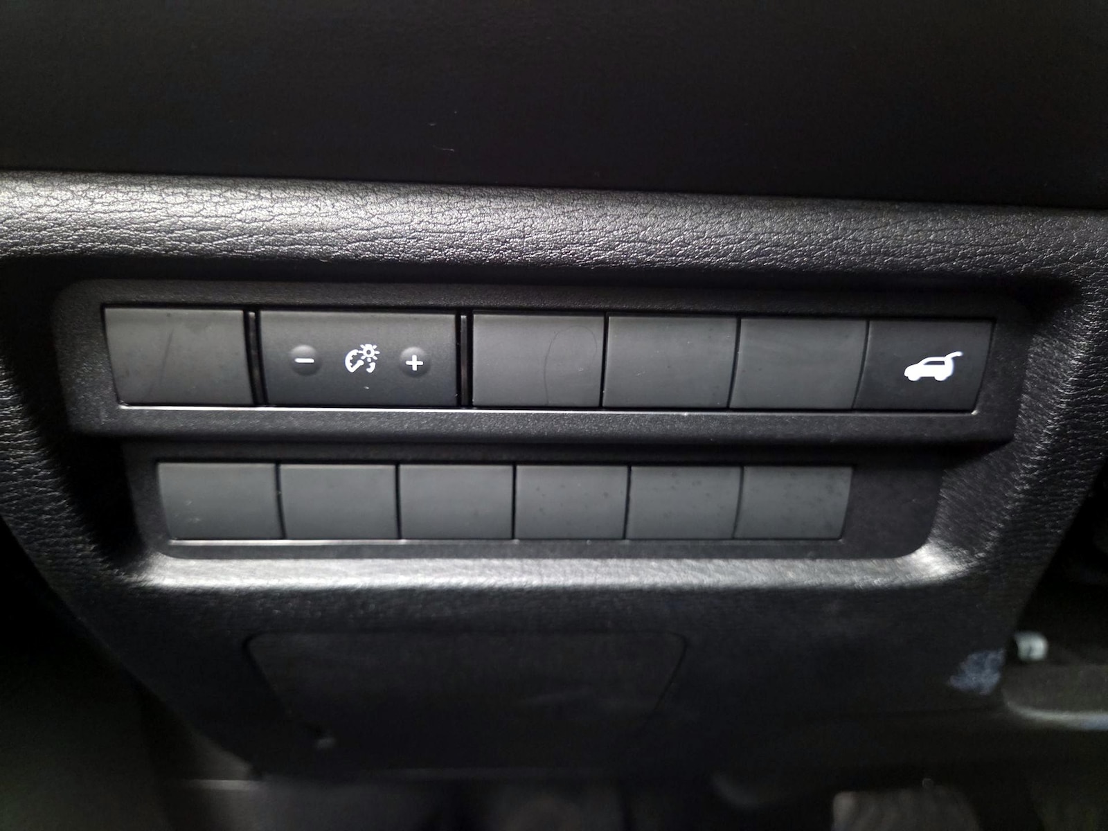2025 Mitsubishi Outlander SE - Photo 14