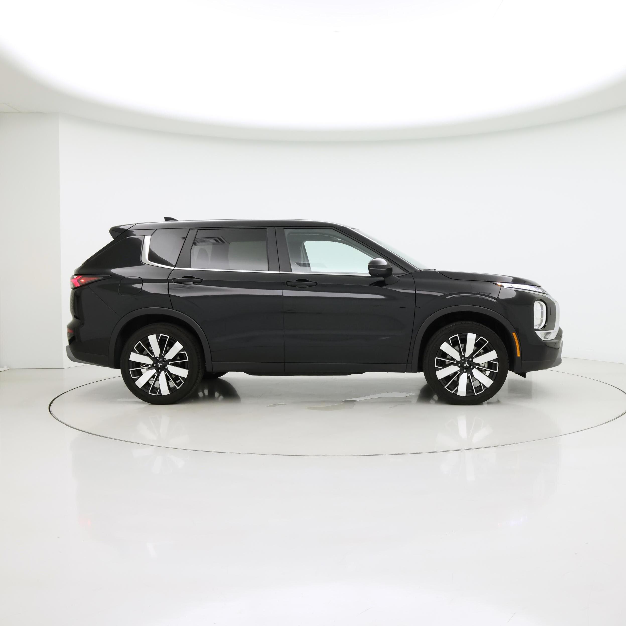 Thumbnail: 2025 Mitsubishi Outlander - 7