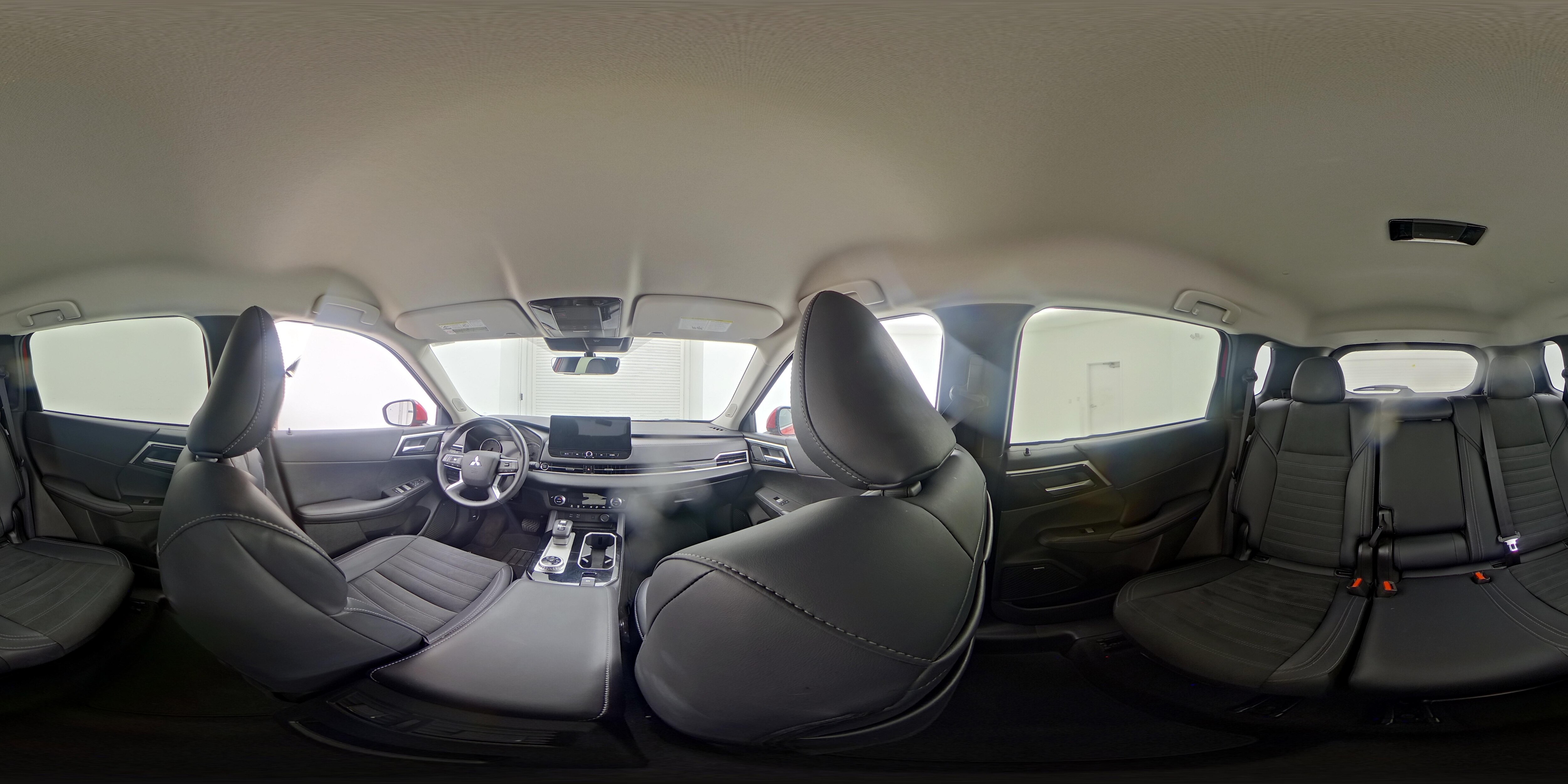 2025 Mitsubishi Outlander SE - Photo 28