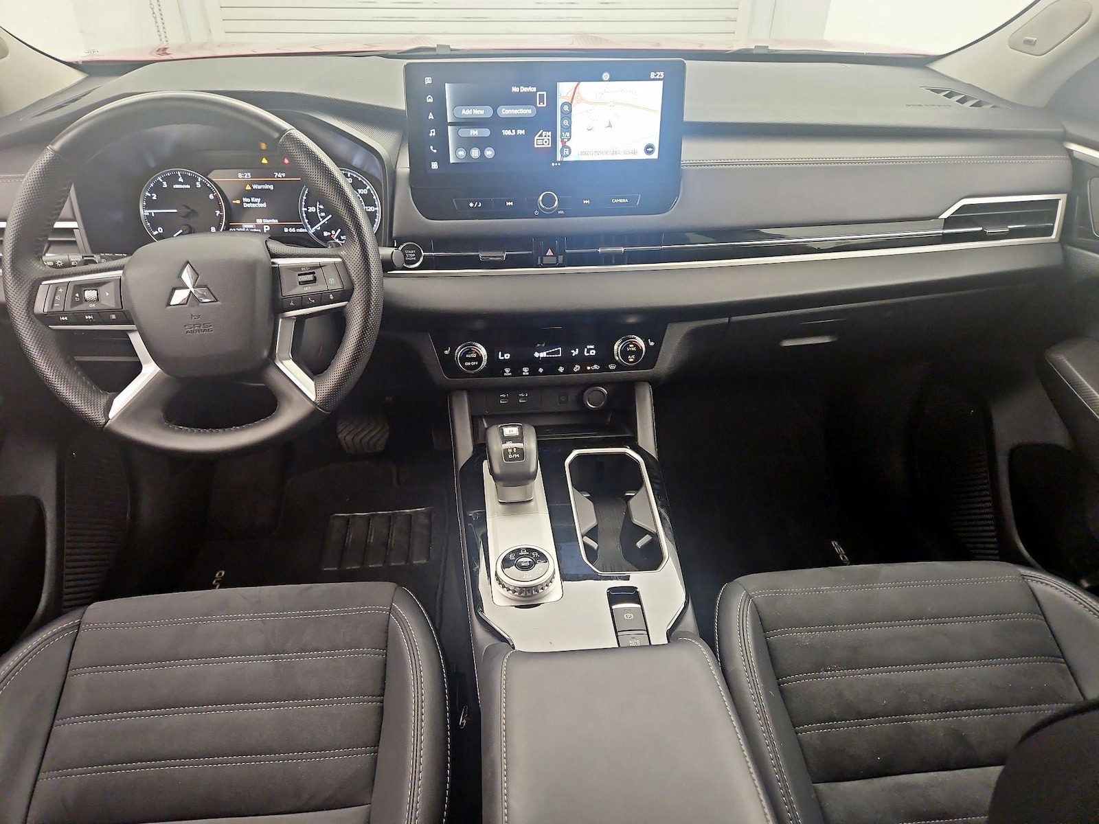 2025 Mitsubishi Outlander SE - Photo 10