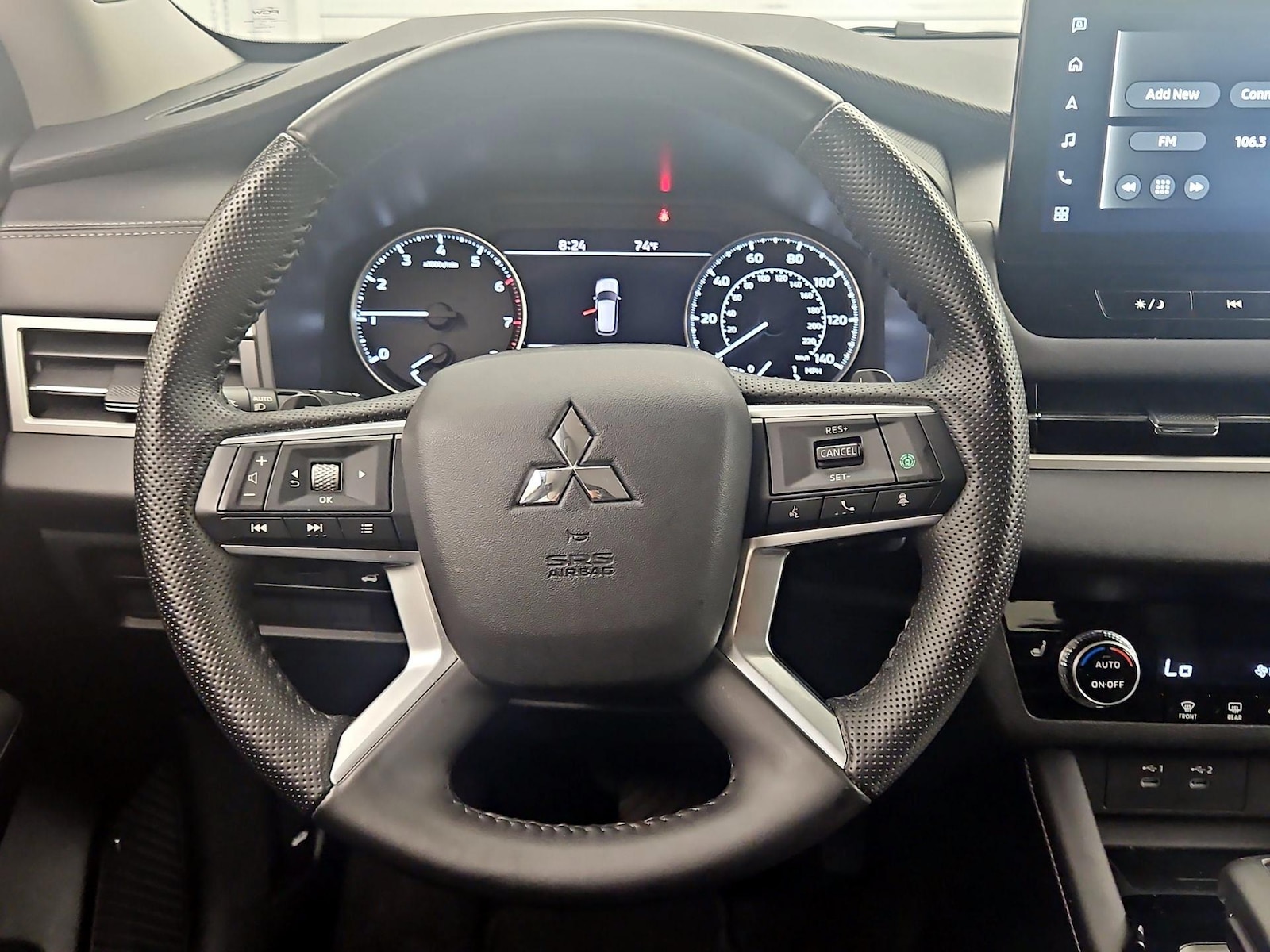 2025 Mitsubishi Outlander SE - Photo 11