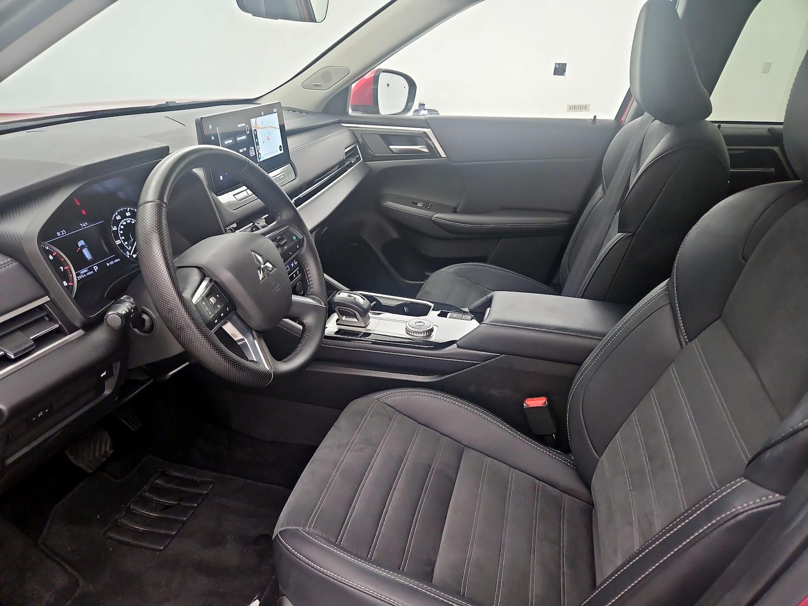 2025 Mitsubishi Outlander SE - Photo 12