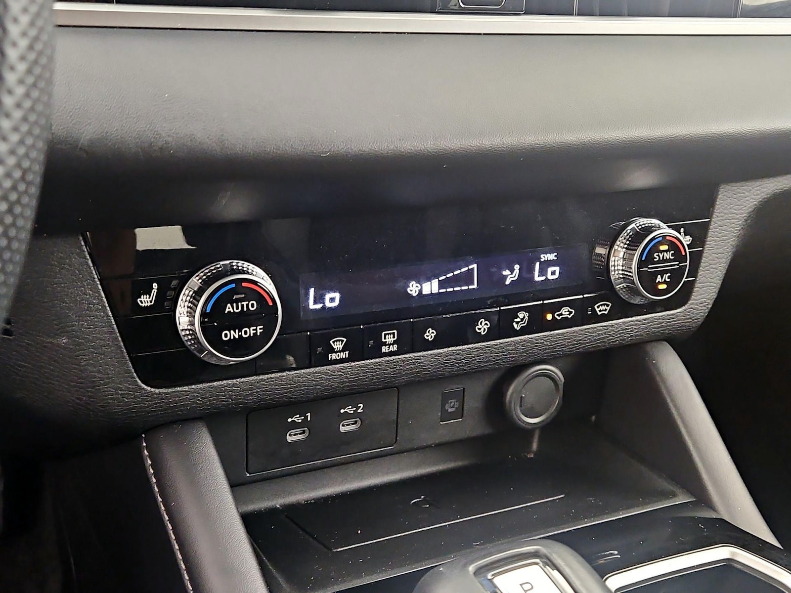 2025 Mitsubishi Outlander SE - Photo 18