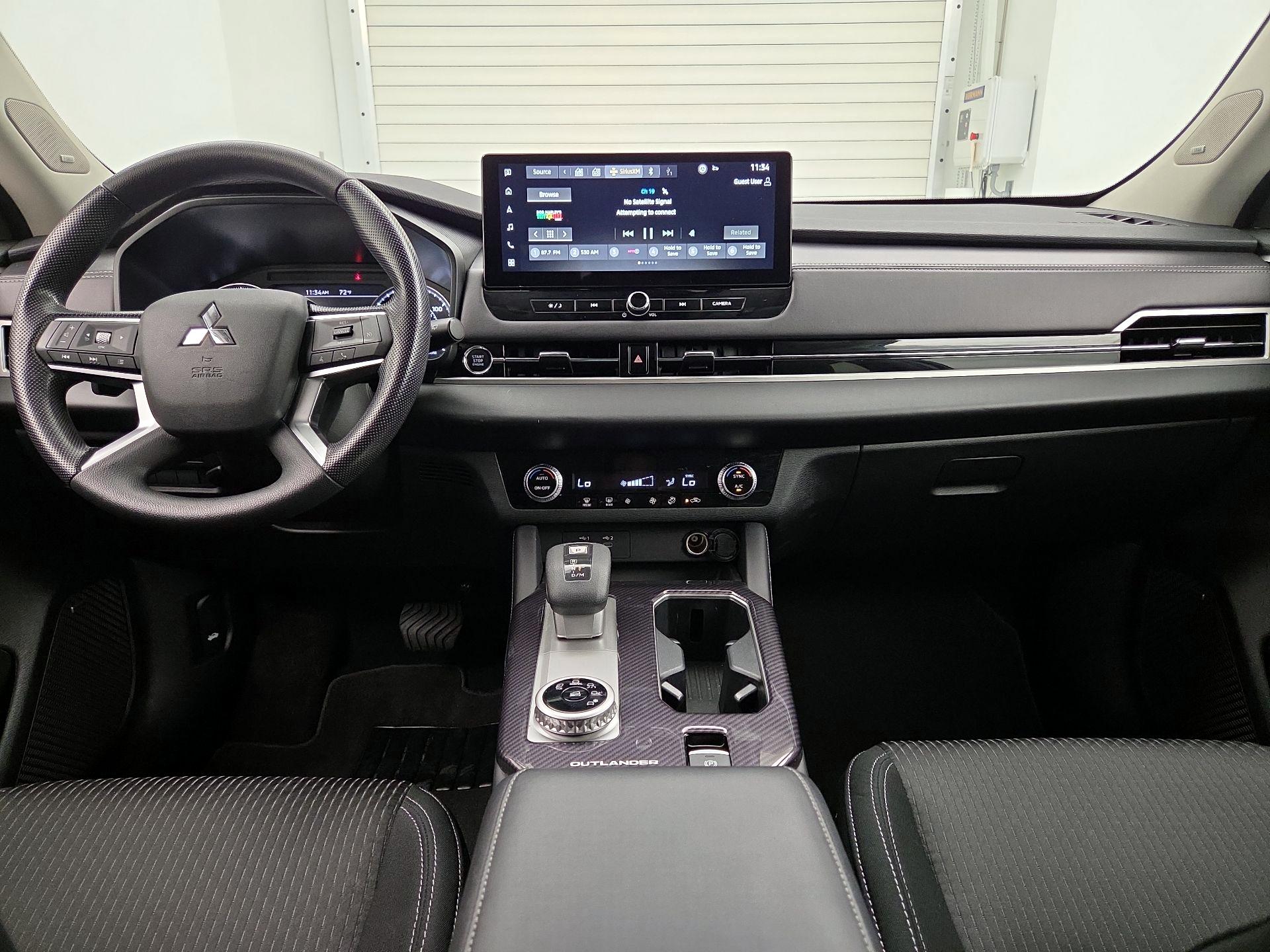 Thumbnail: 2025 Mitsubishi Outlander - 9