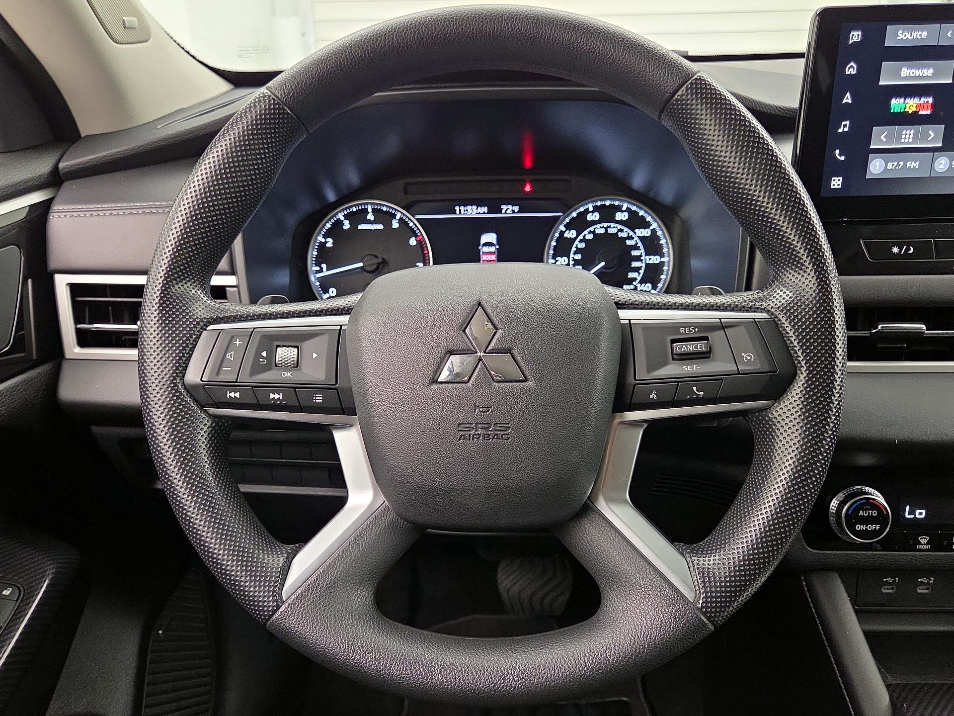 Thumbnail: 2025 Mitsubishi Outlander - 10