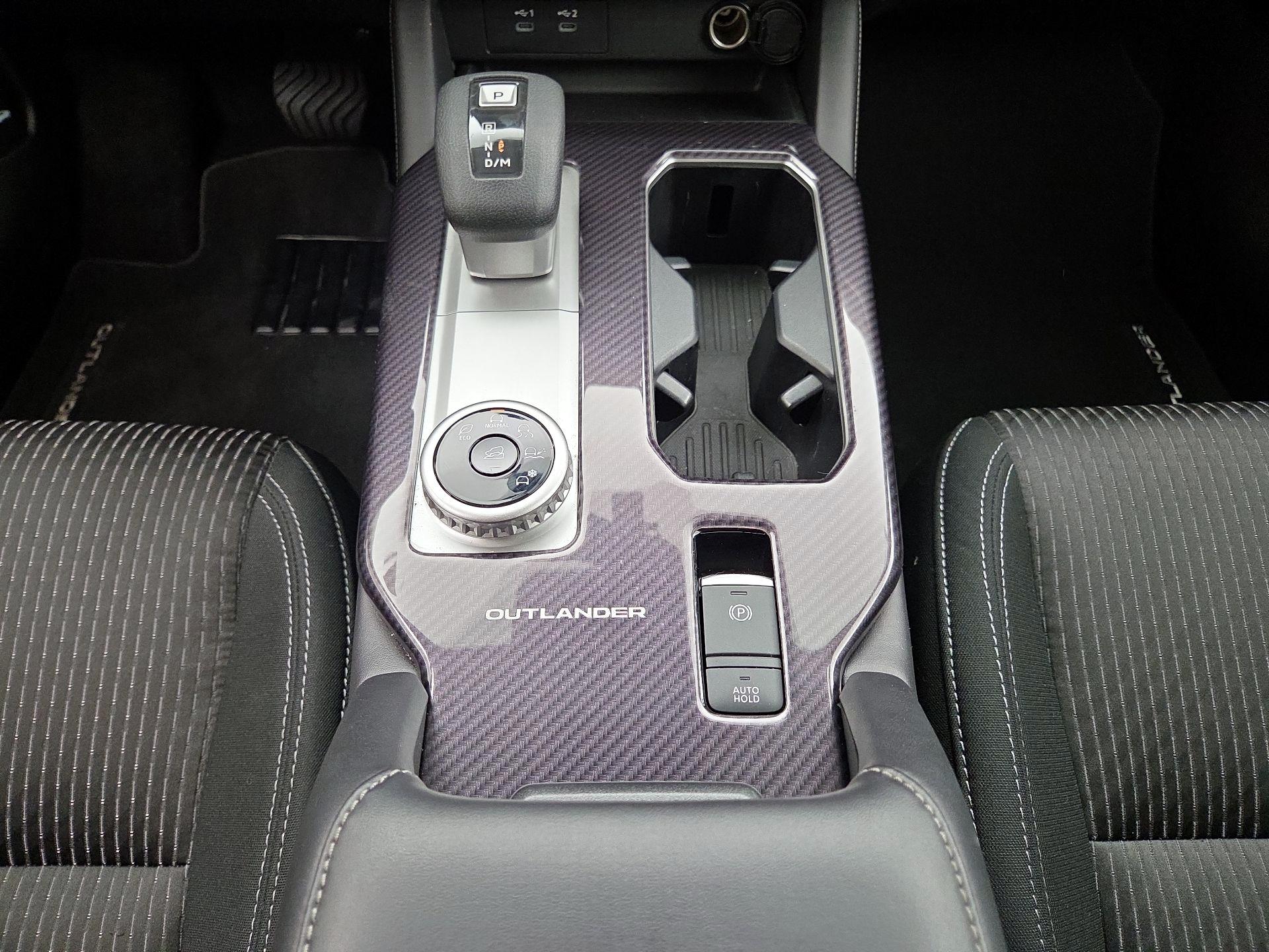 Thumbnail: 2025 Mitsubishi Outlander - 18