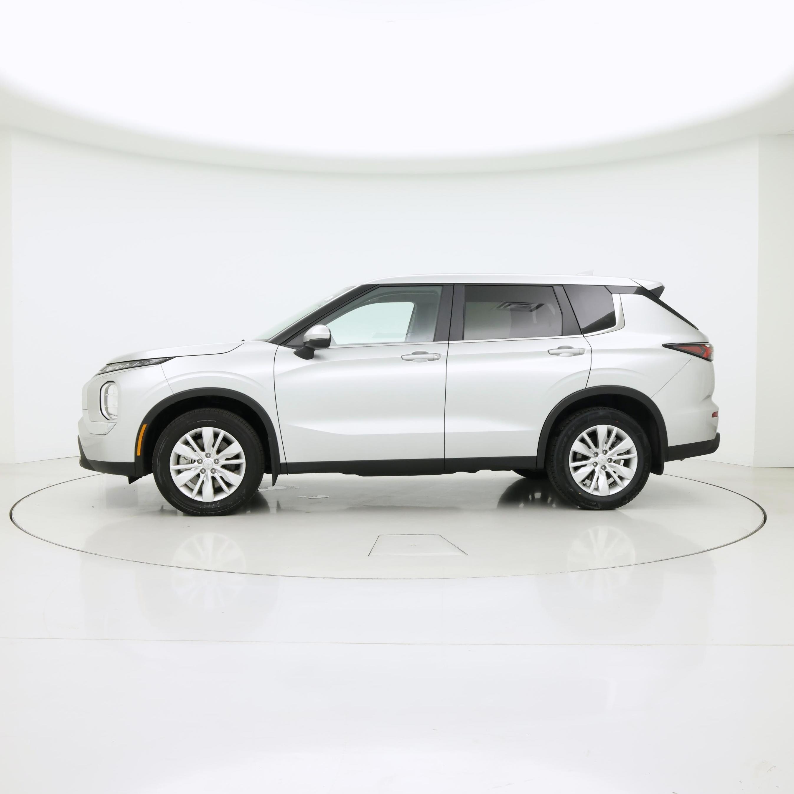 Thumbnail: 2025 Mitsubishi Outlander - 3