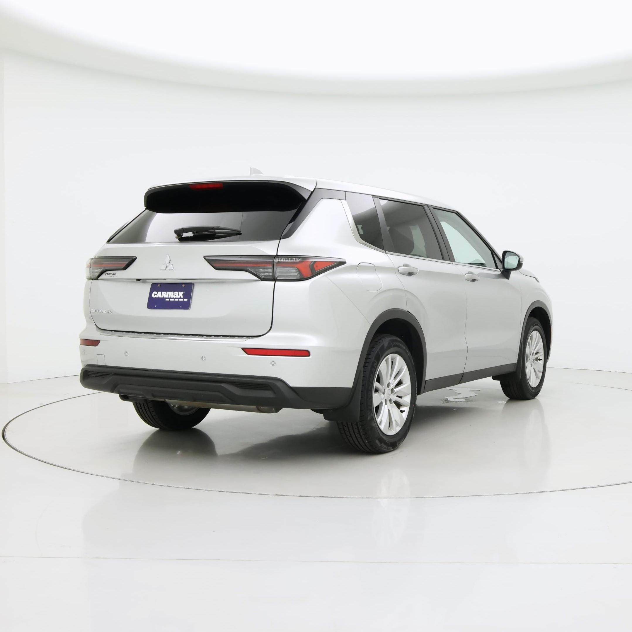 Thumbnail: 2025 Mitsubishi Outlander - 8