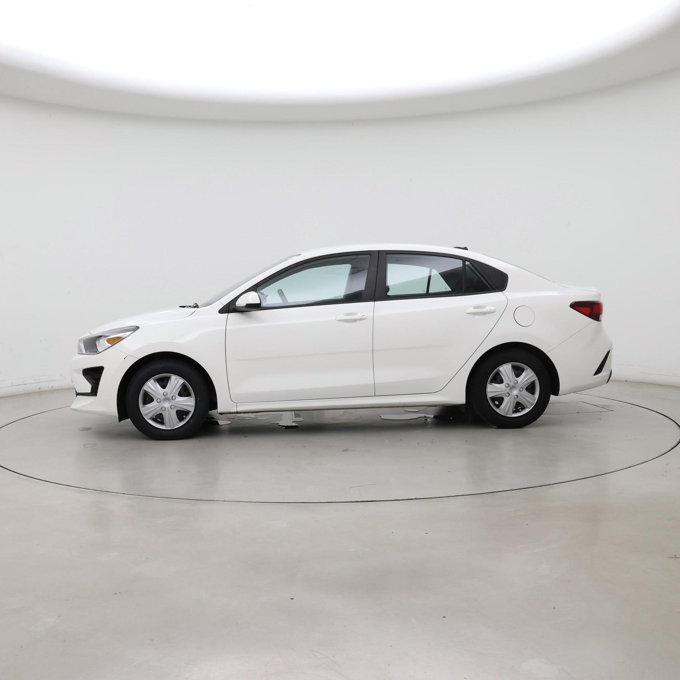 Thumbnail: 2023 Kia Rio - 3