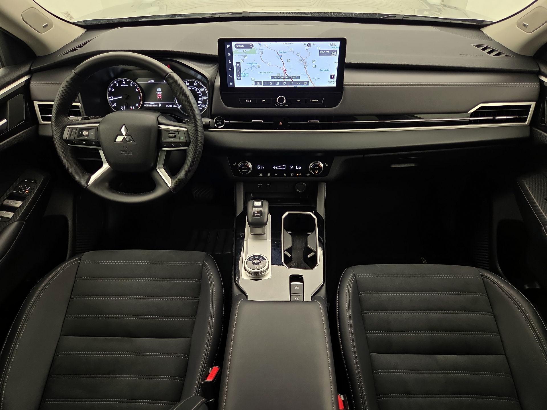 Thumbnail: 2025 Mitsubishi Outlander - 9