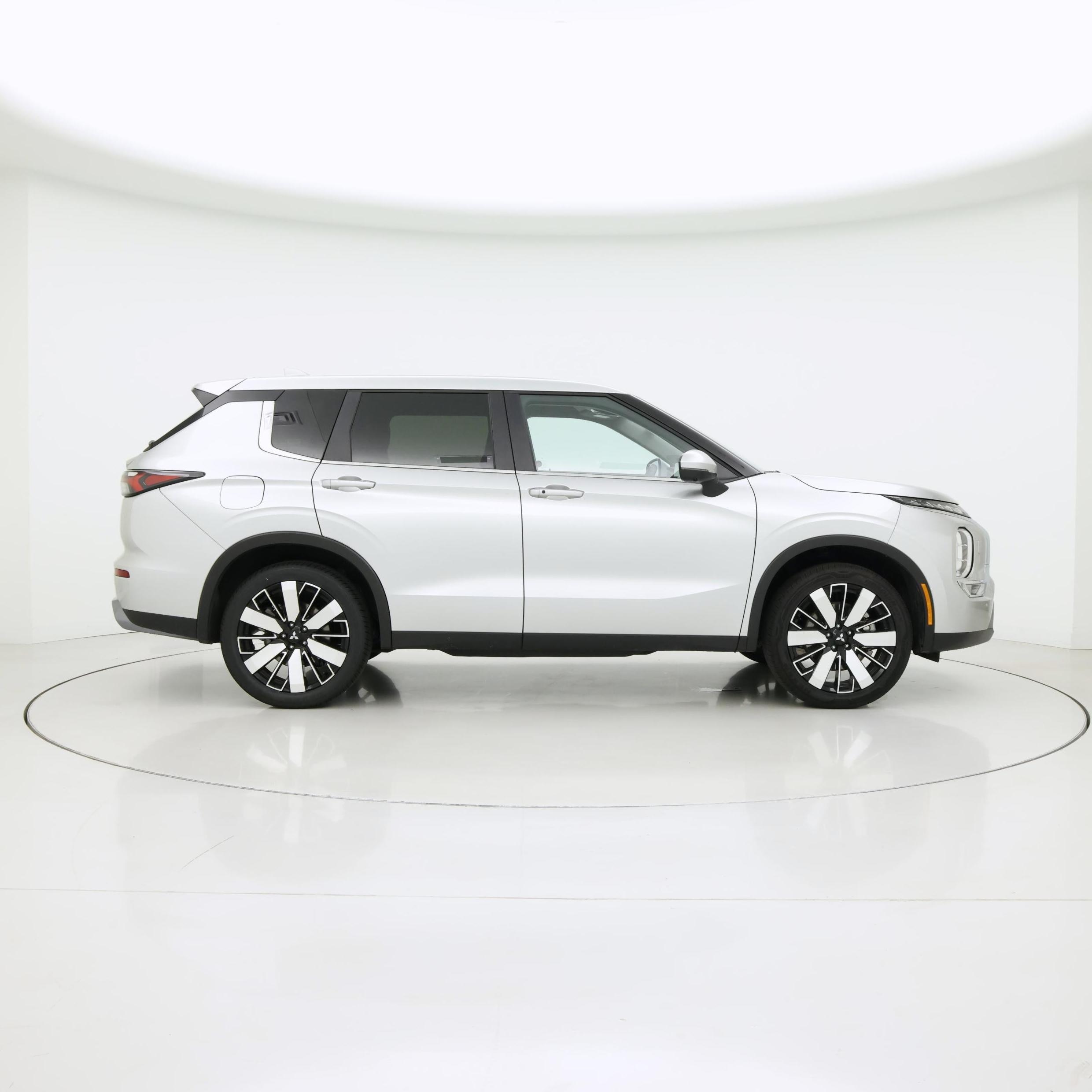 Thumbnail: 2025 Mitsubishi Outlander - 7