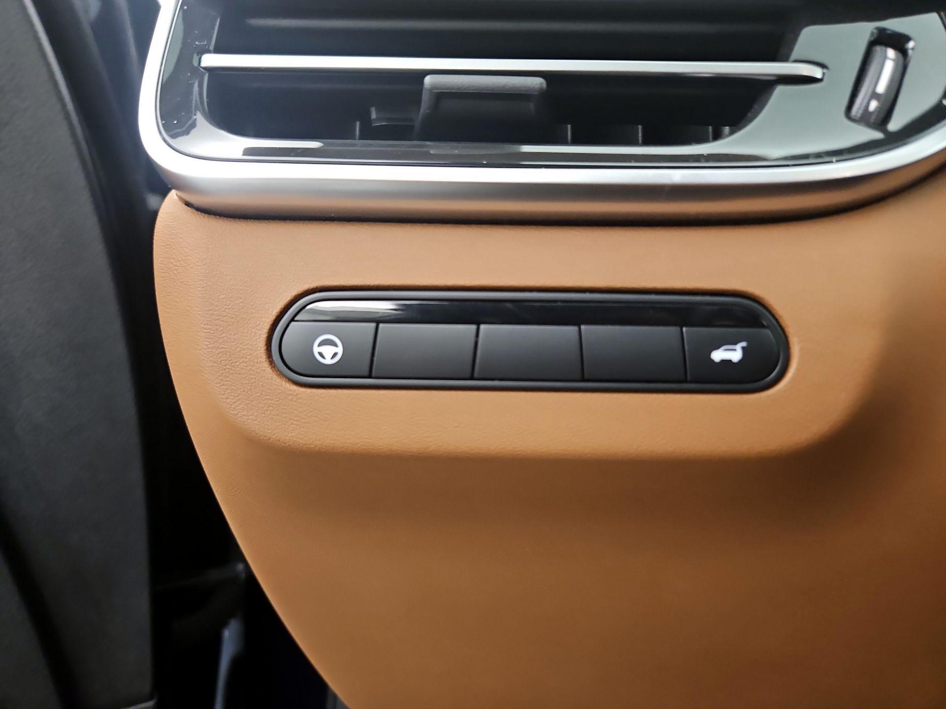 Thumbnail: 2023 INFINITI QX60 - 11