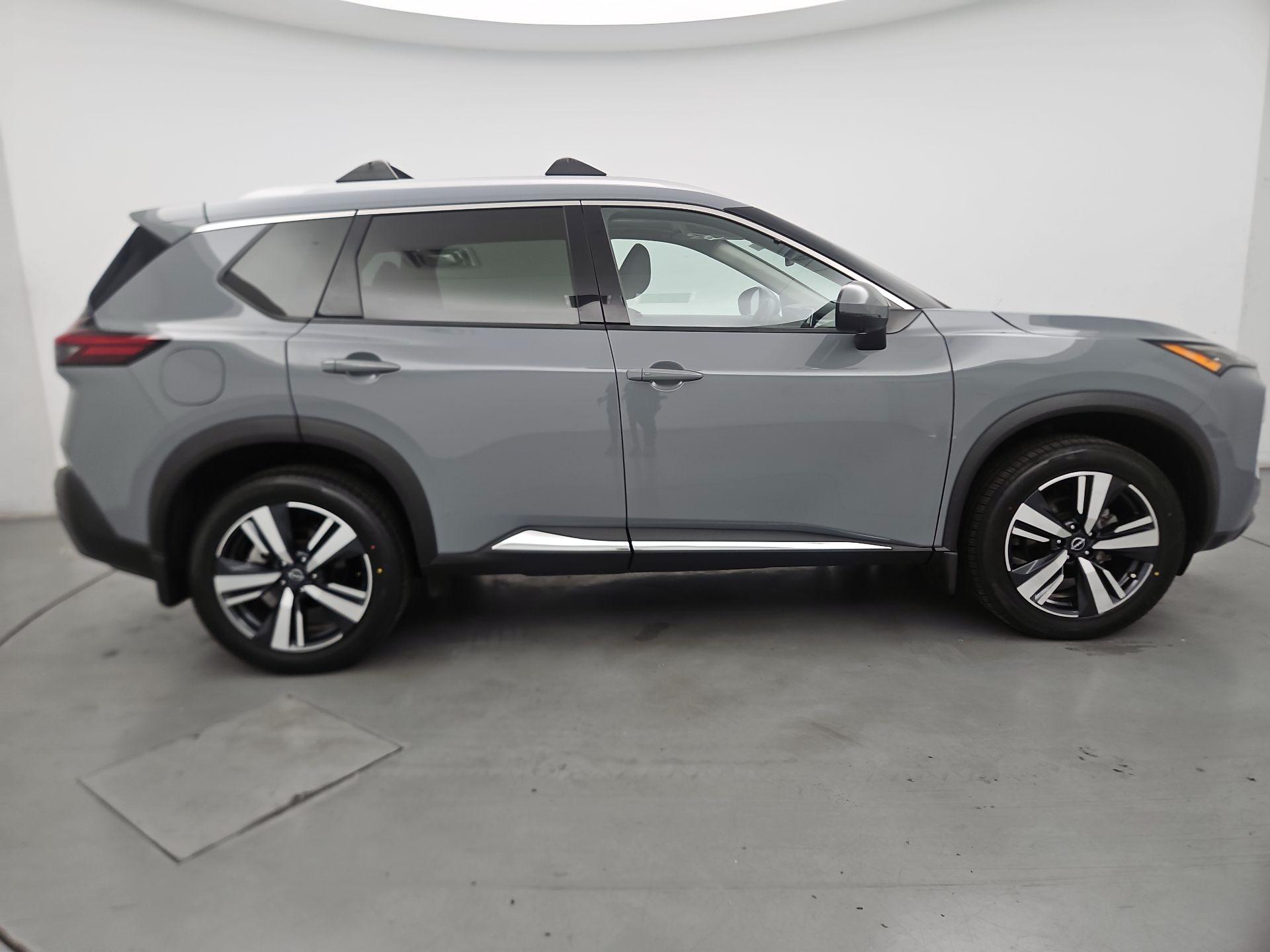 Thumbnail: 2023 Nissan Rogue - 4