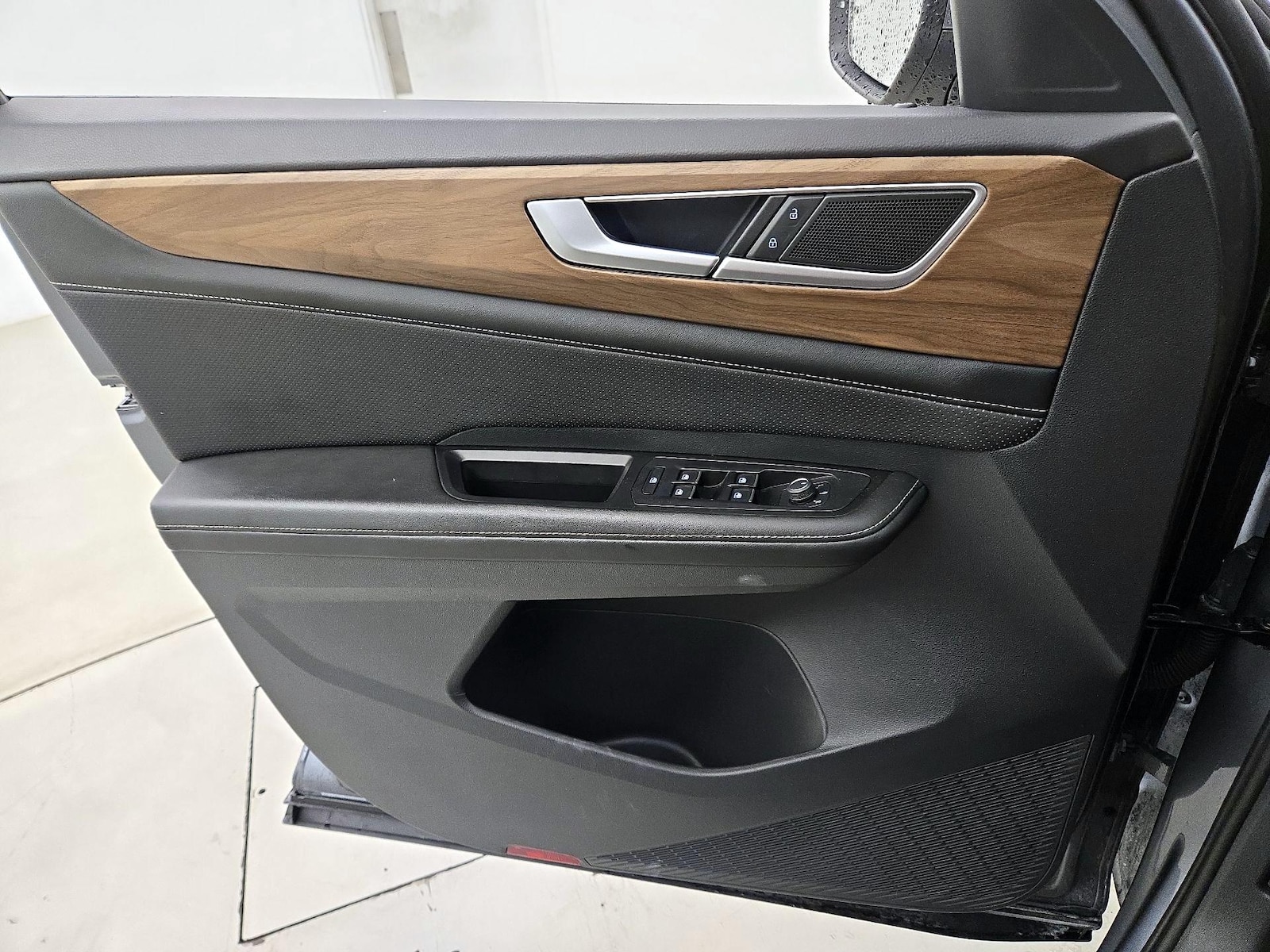 2024 Volkswagen Atlas SE - Photo 13