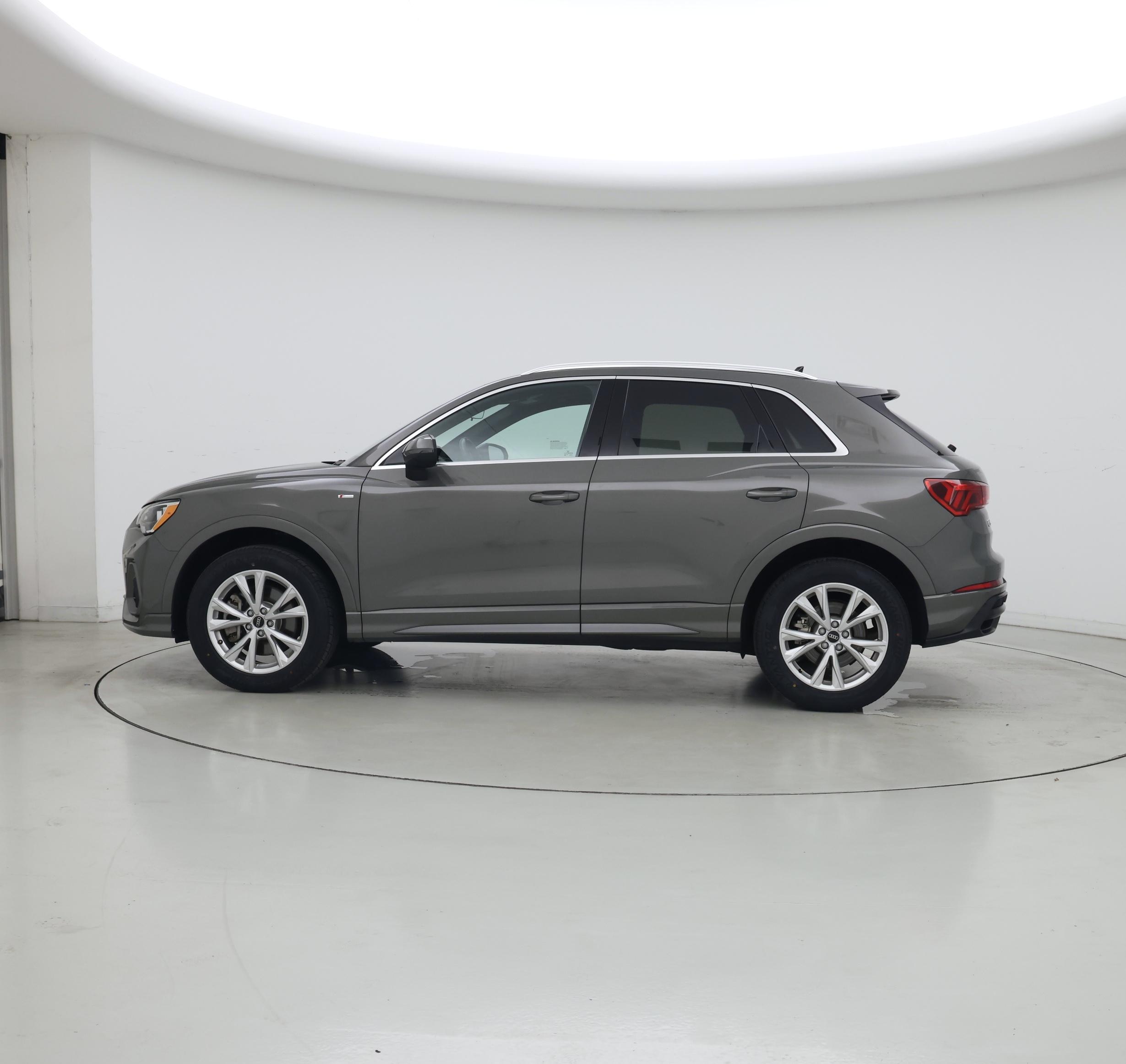 Thumbnail: 2022 Audi Q3 - 3