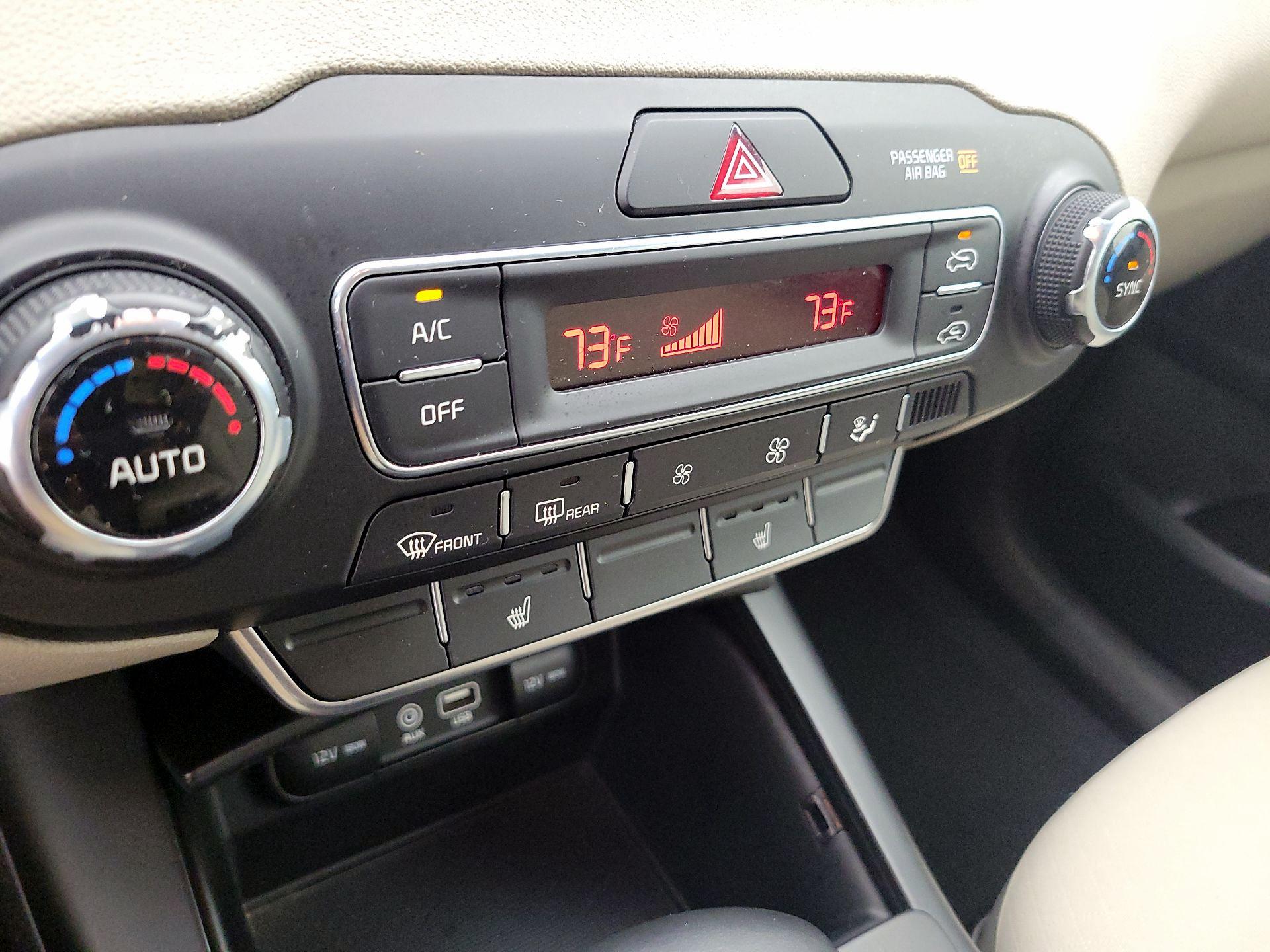 Thumbnail: 2020 Kia Sorento - 16