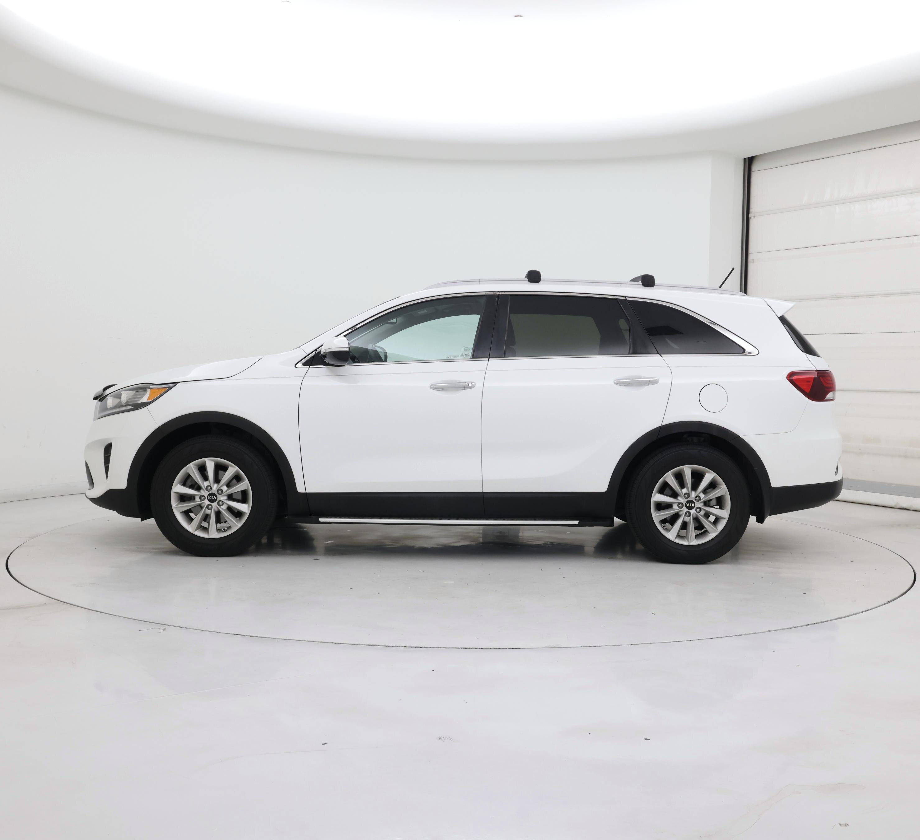 Thumbnail: 2020 Kia Sorento - 3