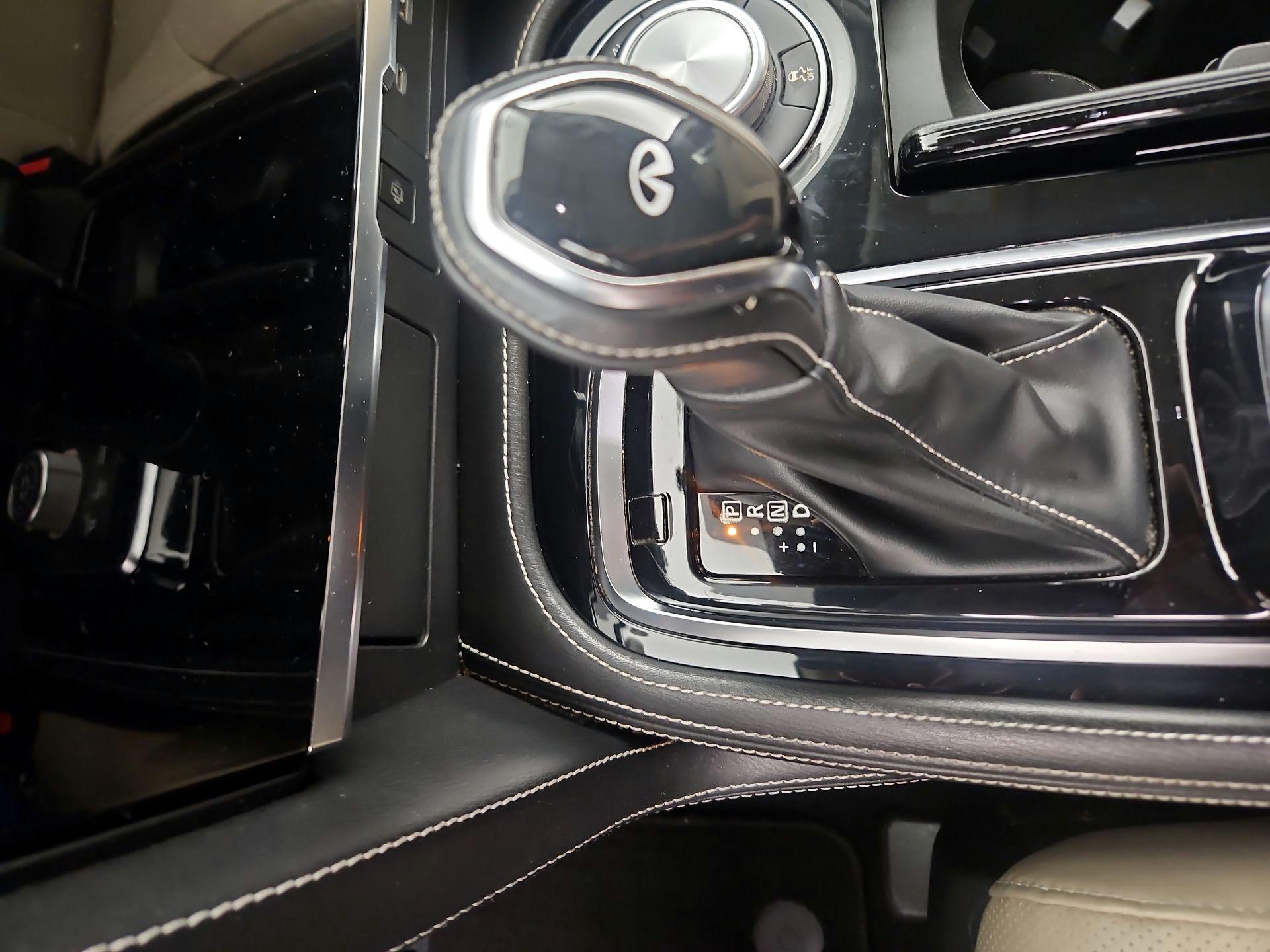 Thumbnail: 2023 INFINITI QX80 - 15