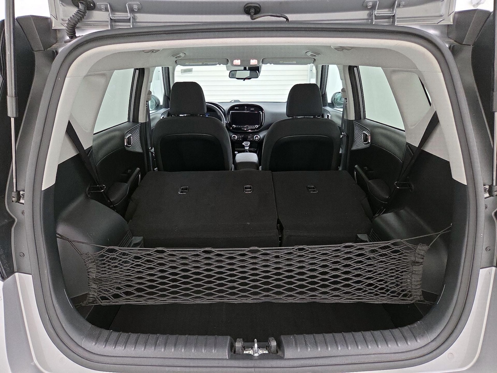 2024 Kia Soul S - Photo 23