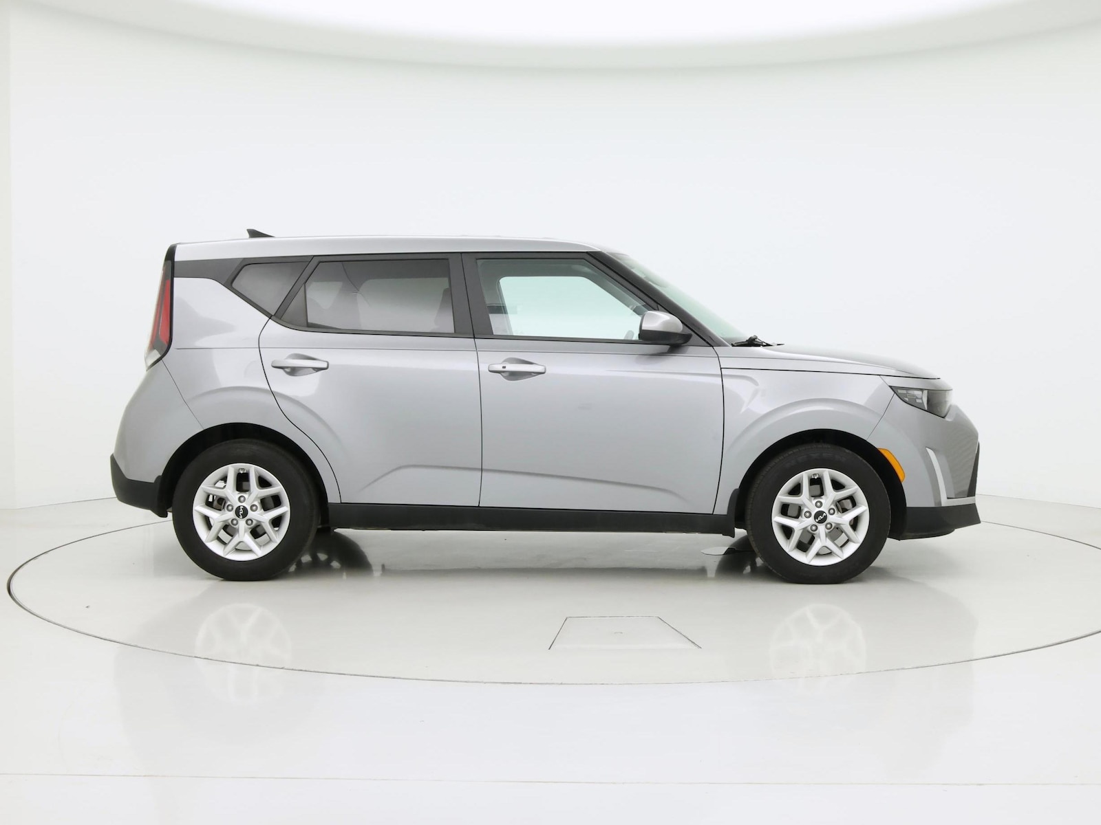 2024 Kia Soul S - Photo 8