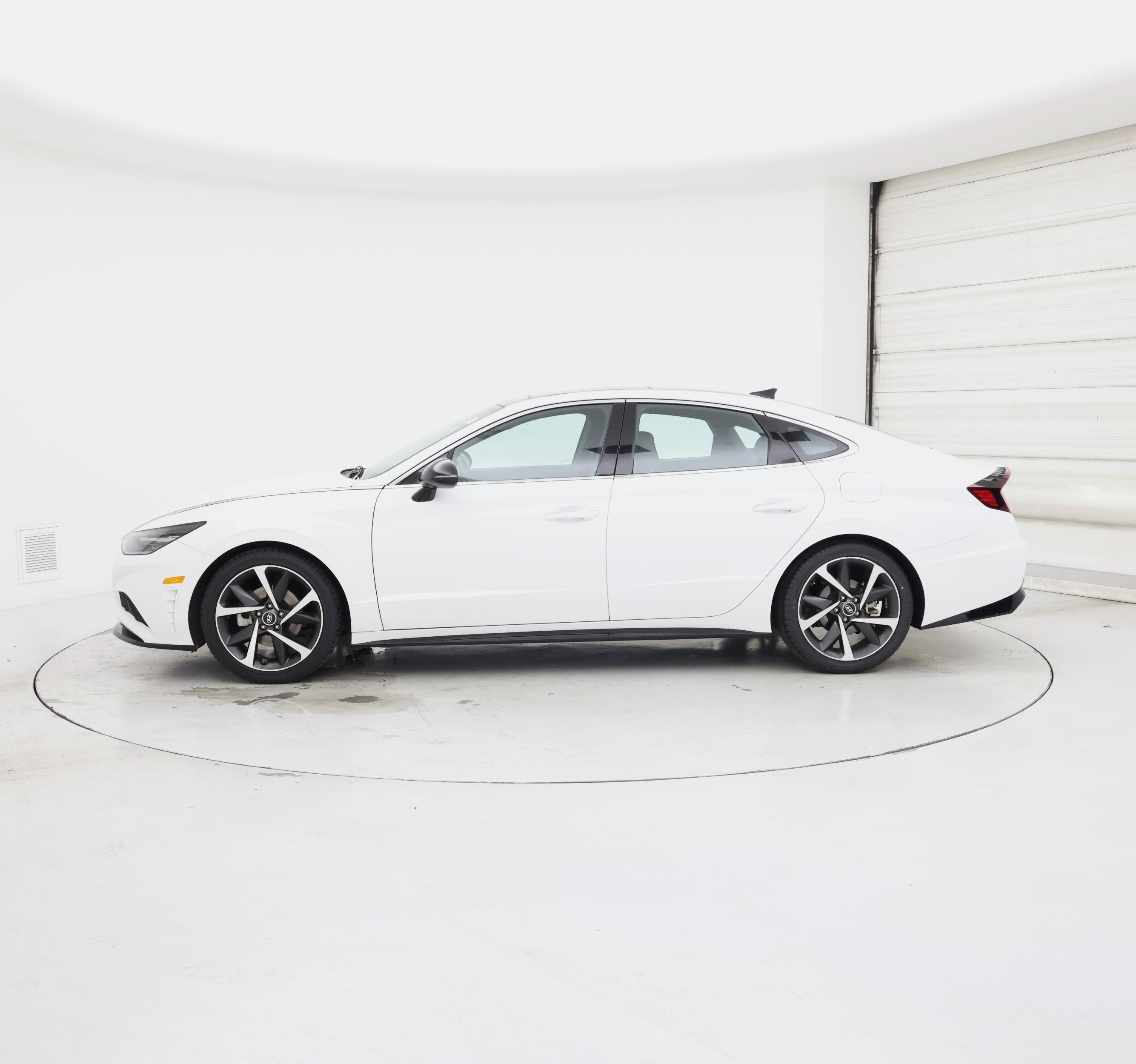 Thumbnail: 2023 Hyundai Sonata - 3