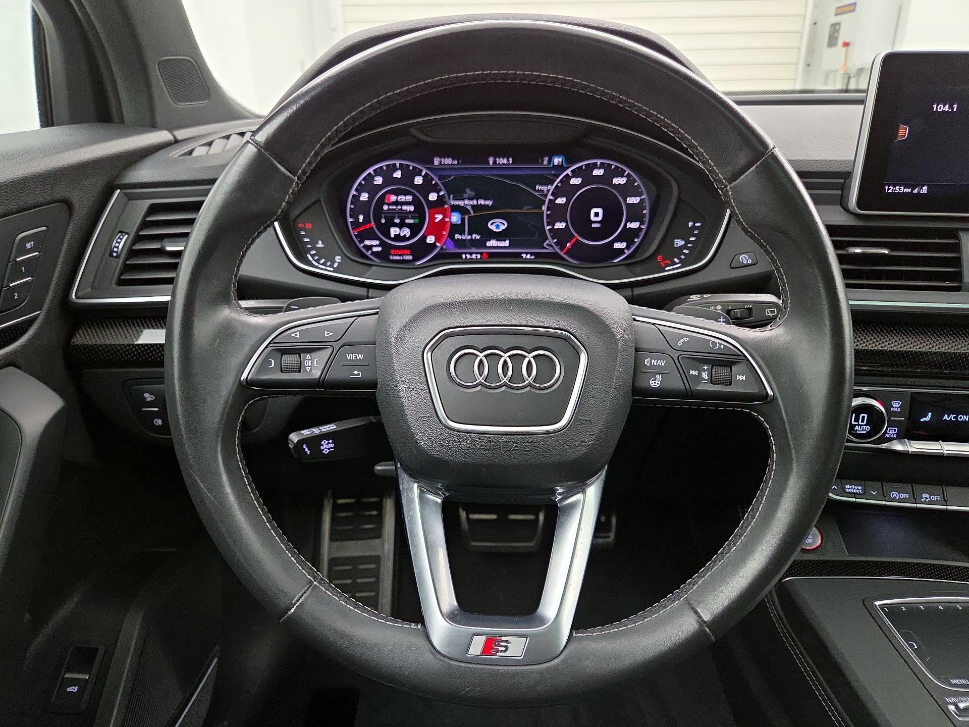 Thumbnail: 2020 Audi SQ5 - 10