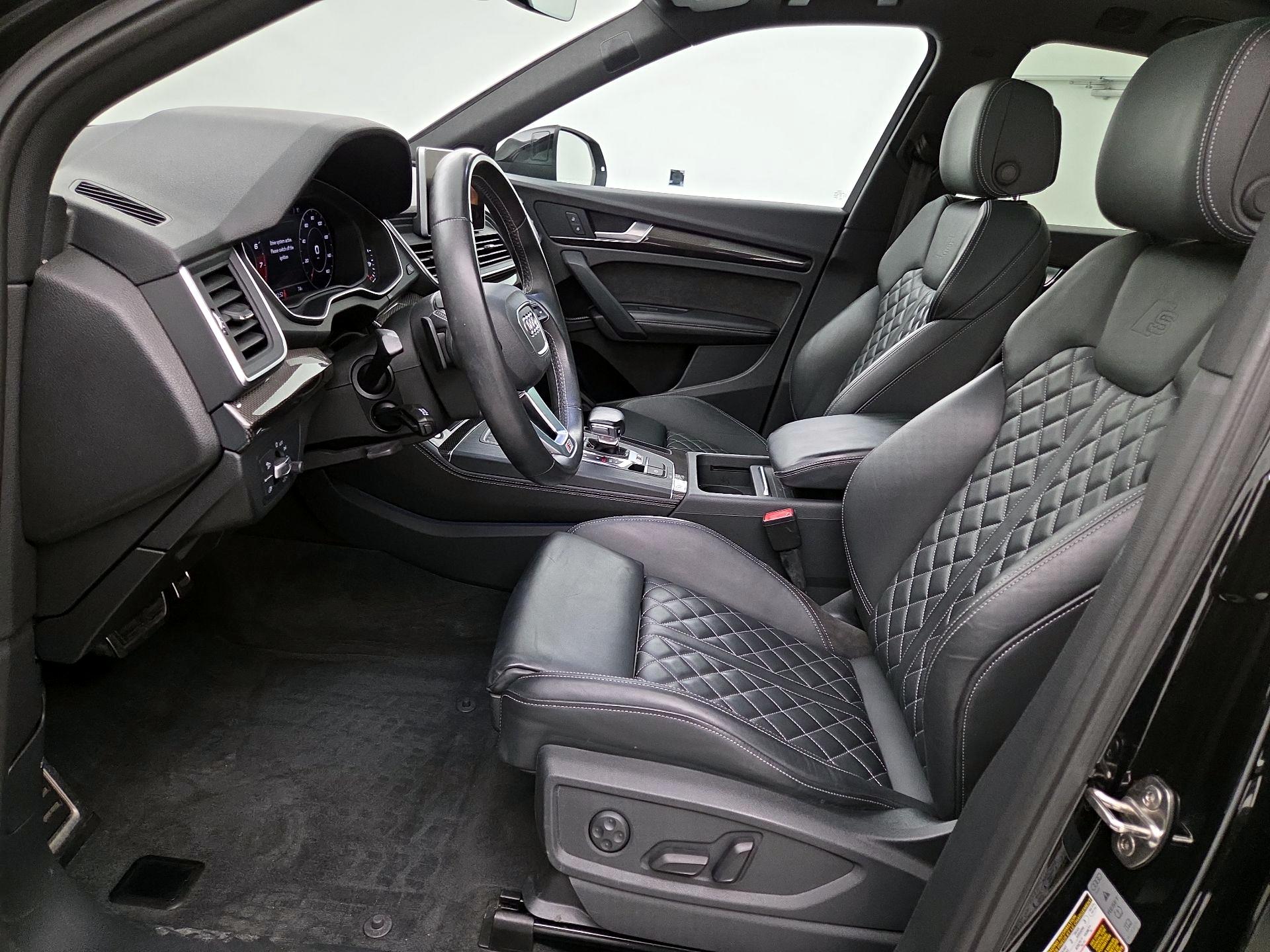 Thumbnail: 2020 Audi SQ5 - 11