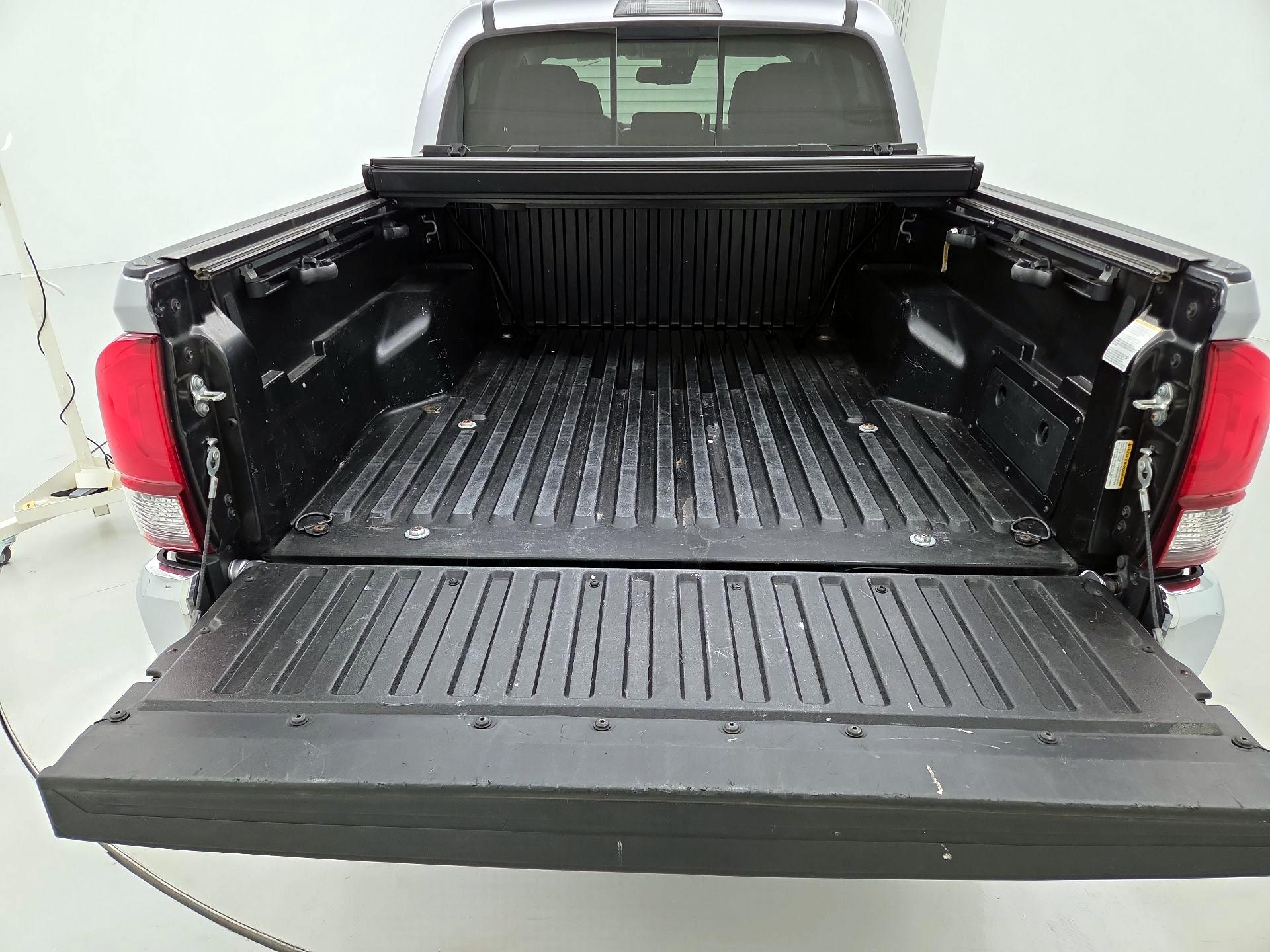 Thumbnail: 2021 Toyota Tacoma - 20