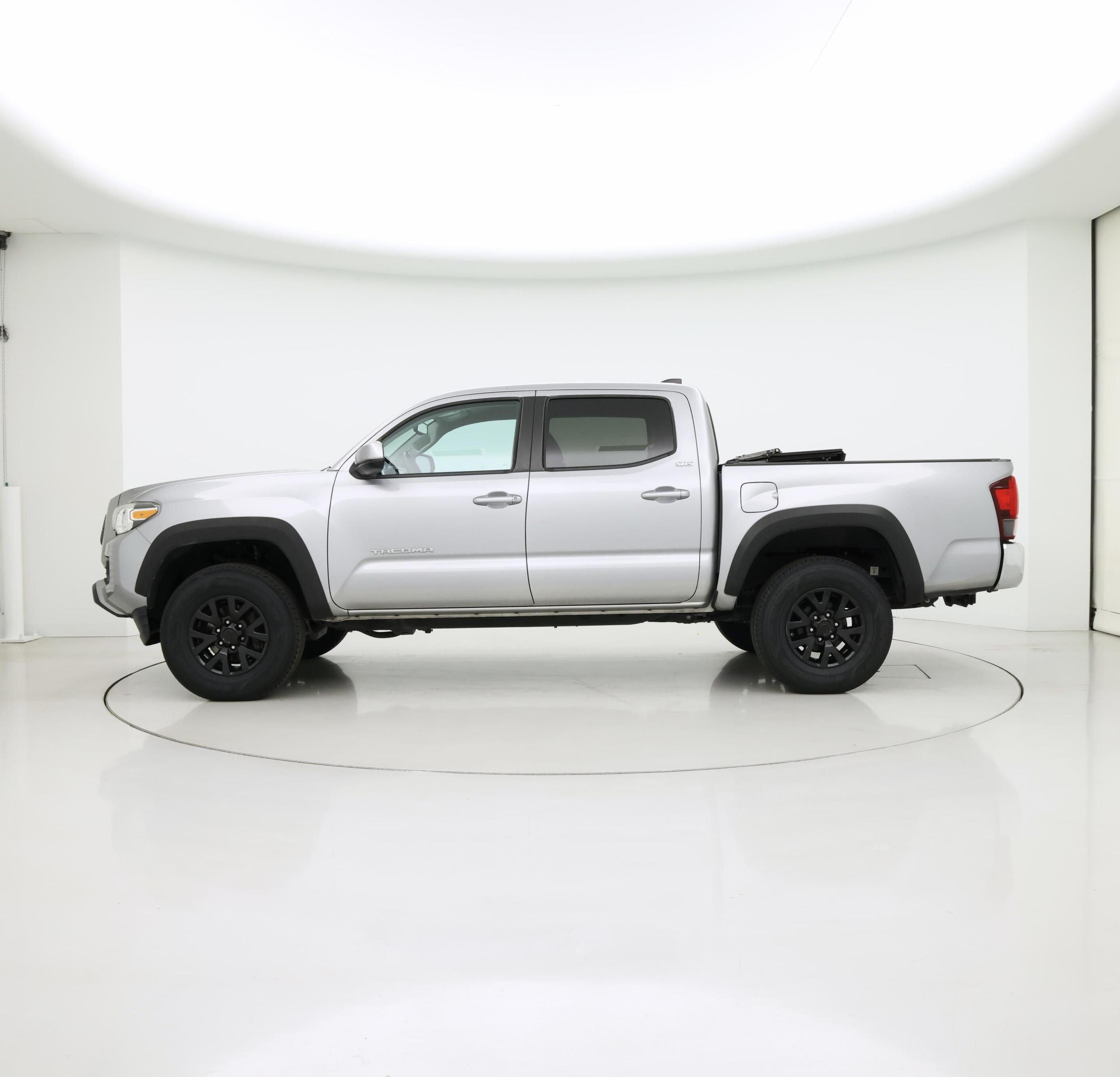 Thumbnail: 2021 Toyota Tacoma - 3