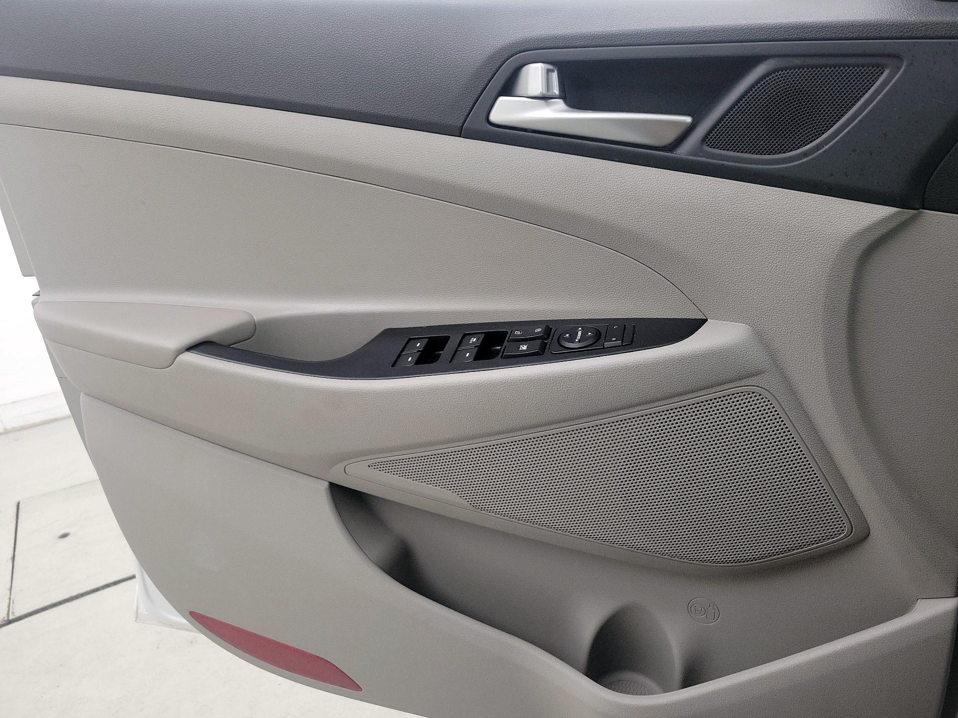 Thumbnail: 2020 Hyundai Tucson - 12
