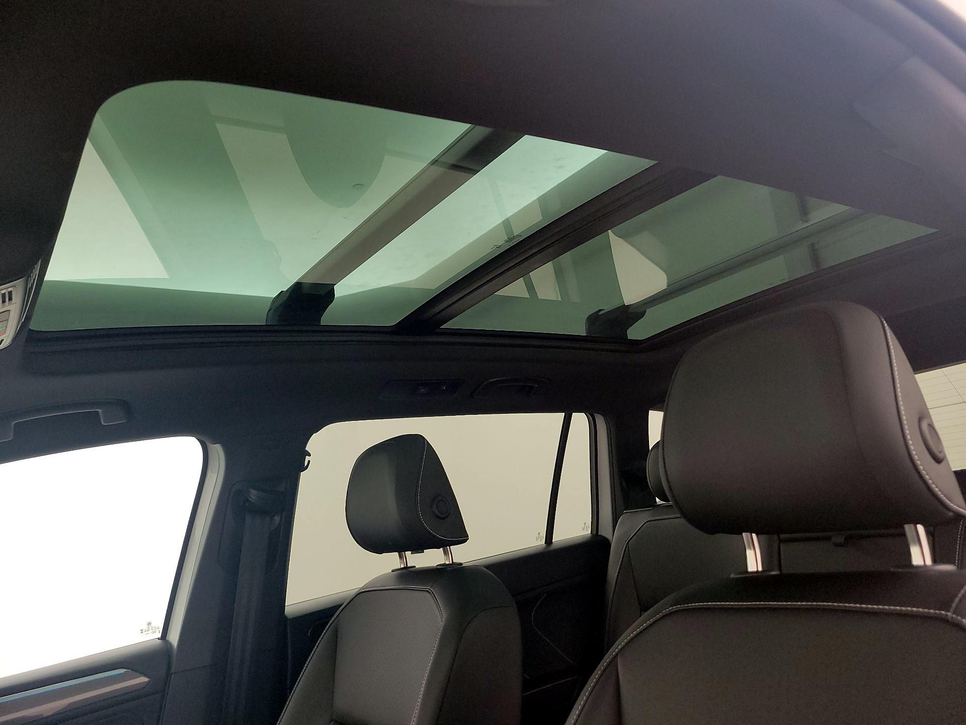 Thumbnail: 2023 Volkswagen Tiguan - 19