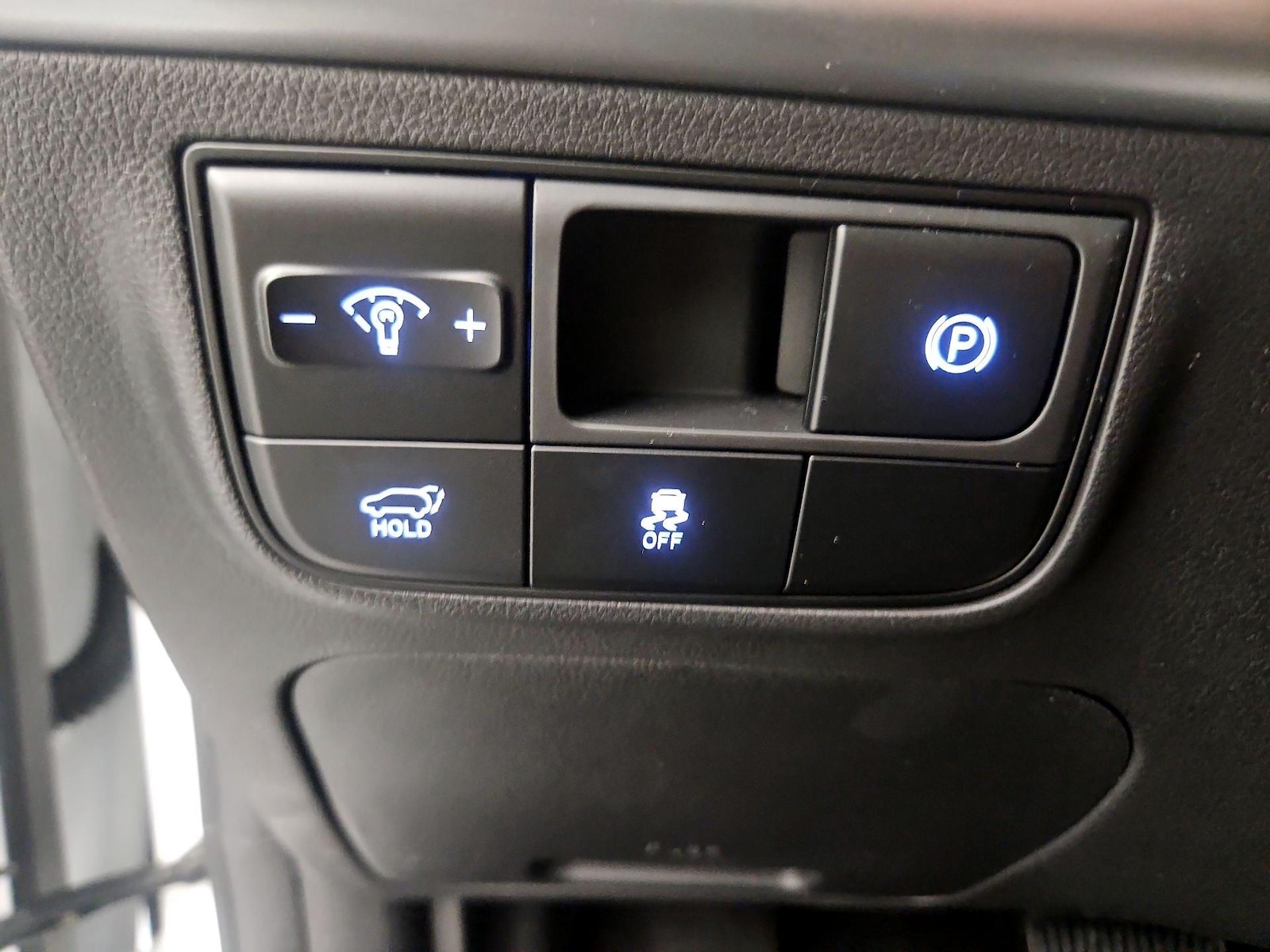 2025 Hyundai Tucson Limited - Photo 12