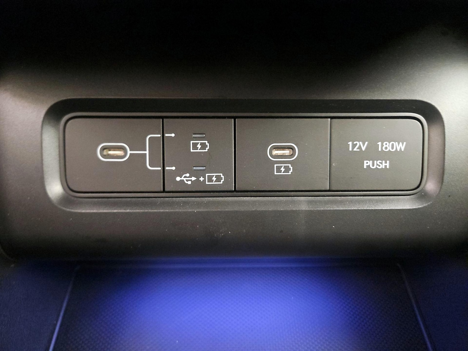 2025 Hyundai Tucson Limited - Photo 17