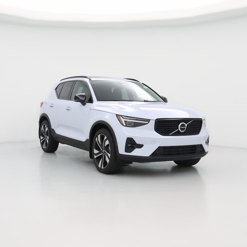 2024 Volvo XC40 B5 Ultimate Dark Theme