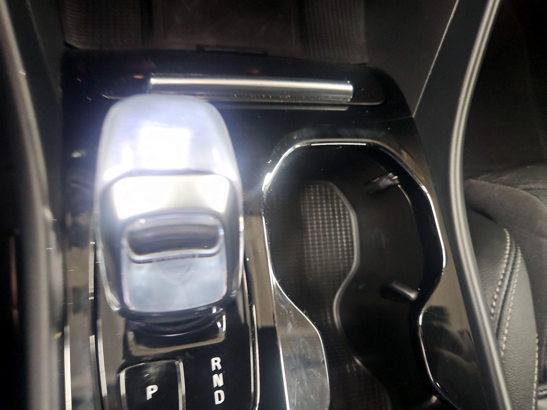 Thumbnail: 2024 Volvo XC40 - 16