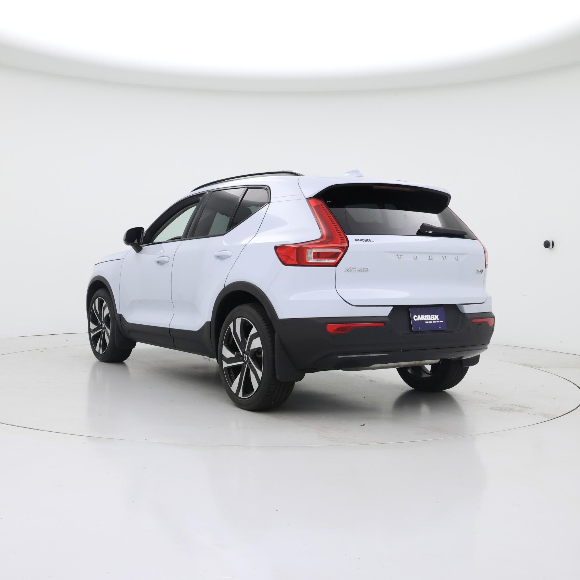 Thumbnail: 2024 Volvo XC40 - 2