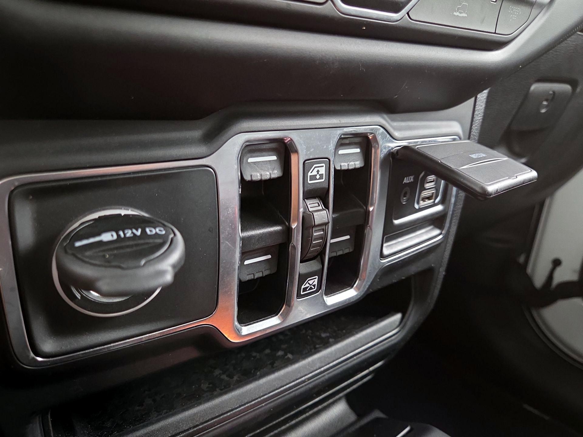 Thumbnail: 2021 Jeep Wrangler - 19