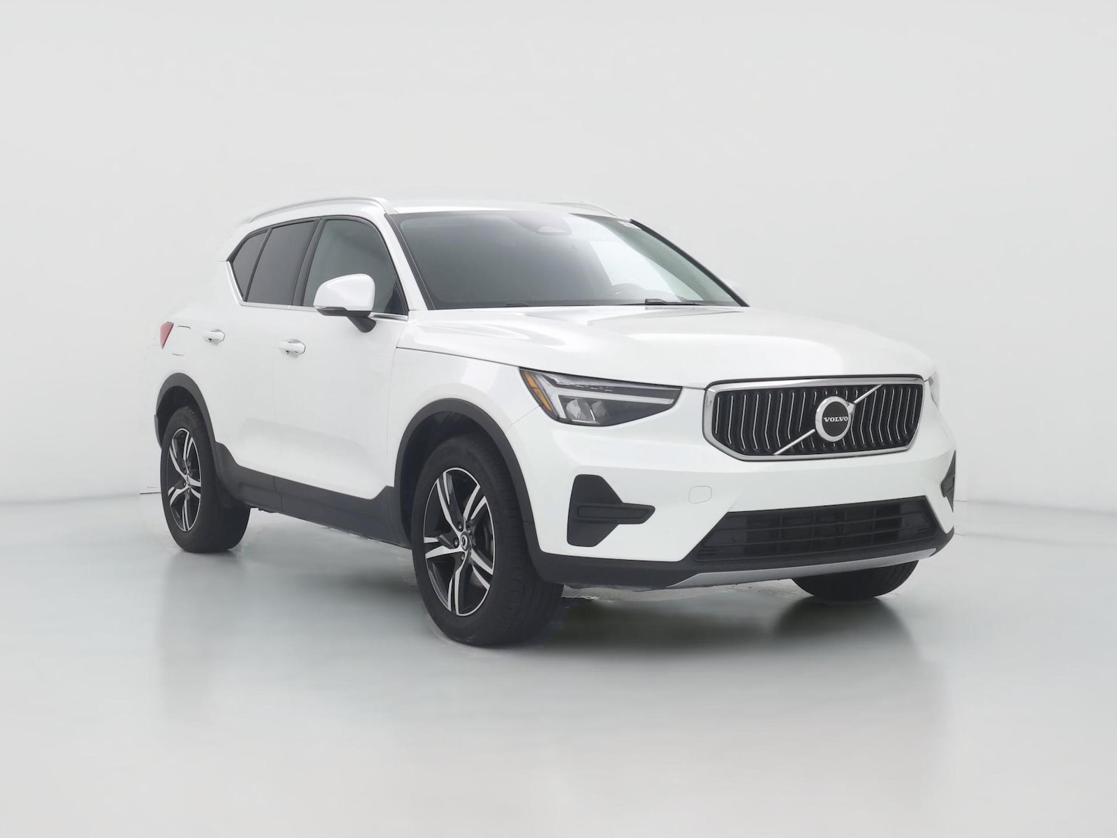 2025 Volvo XC40