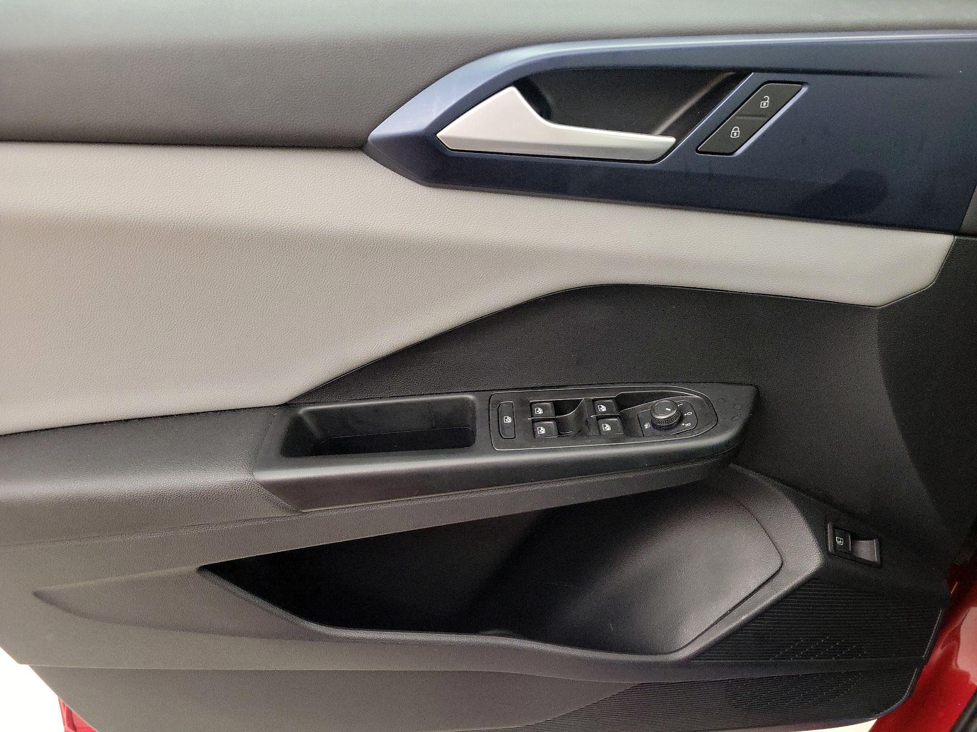 Thumbnail: 2022 Volkswagen Taos - 12