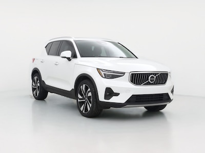 2024 Volvo XC40 B5 Ultimate Dark Theme