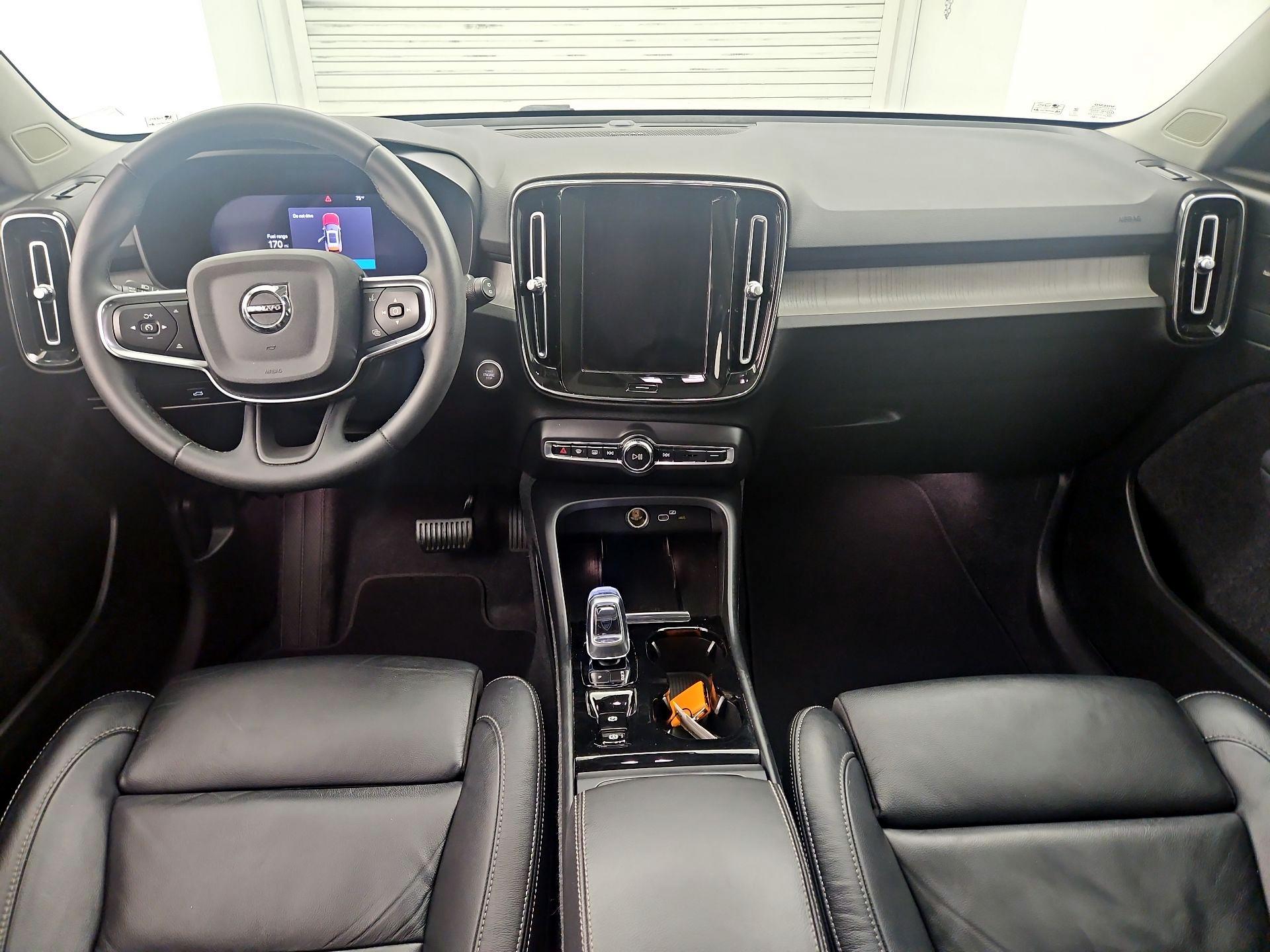 Thumbnail: 2024 Volvo XC40 - 9
