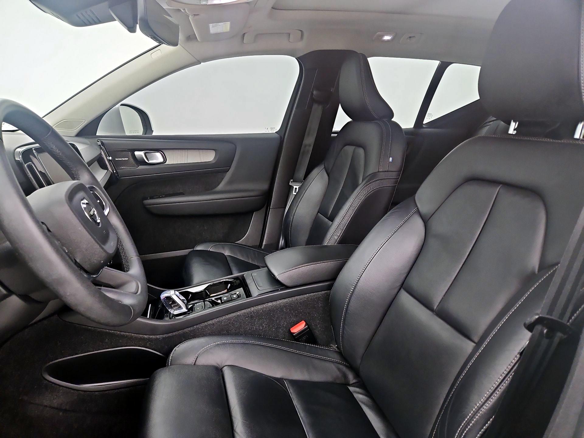 Thumbnail: 2024 Volvo XC40 - 11
