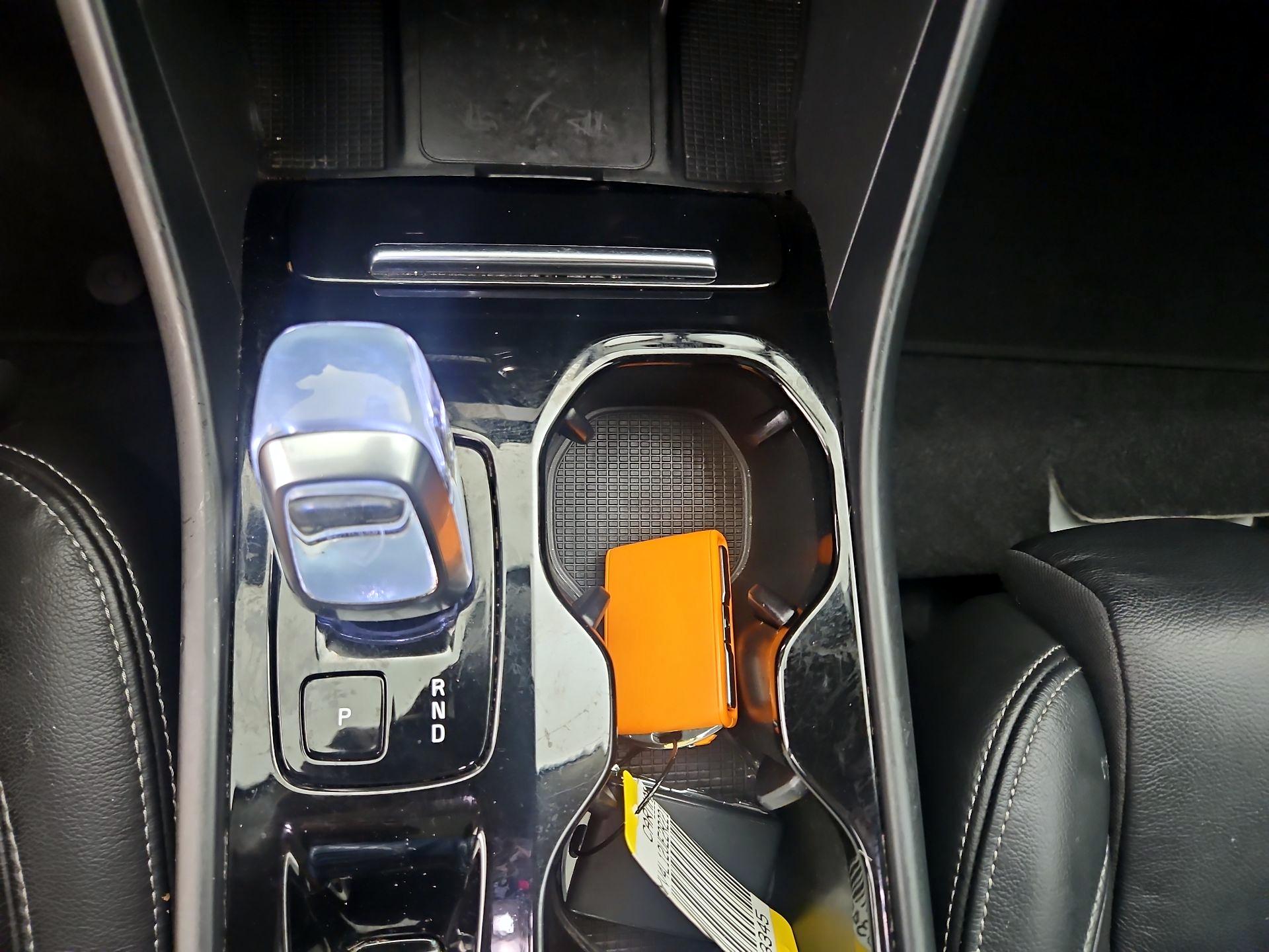 Thumbnail: 2024 Volvo XC40 - 18